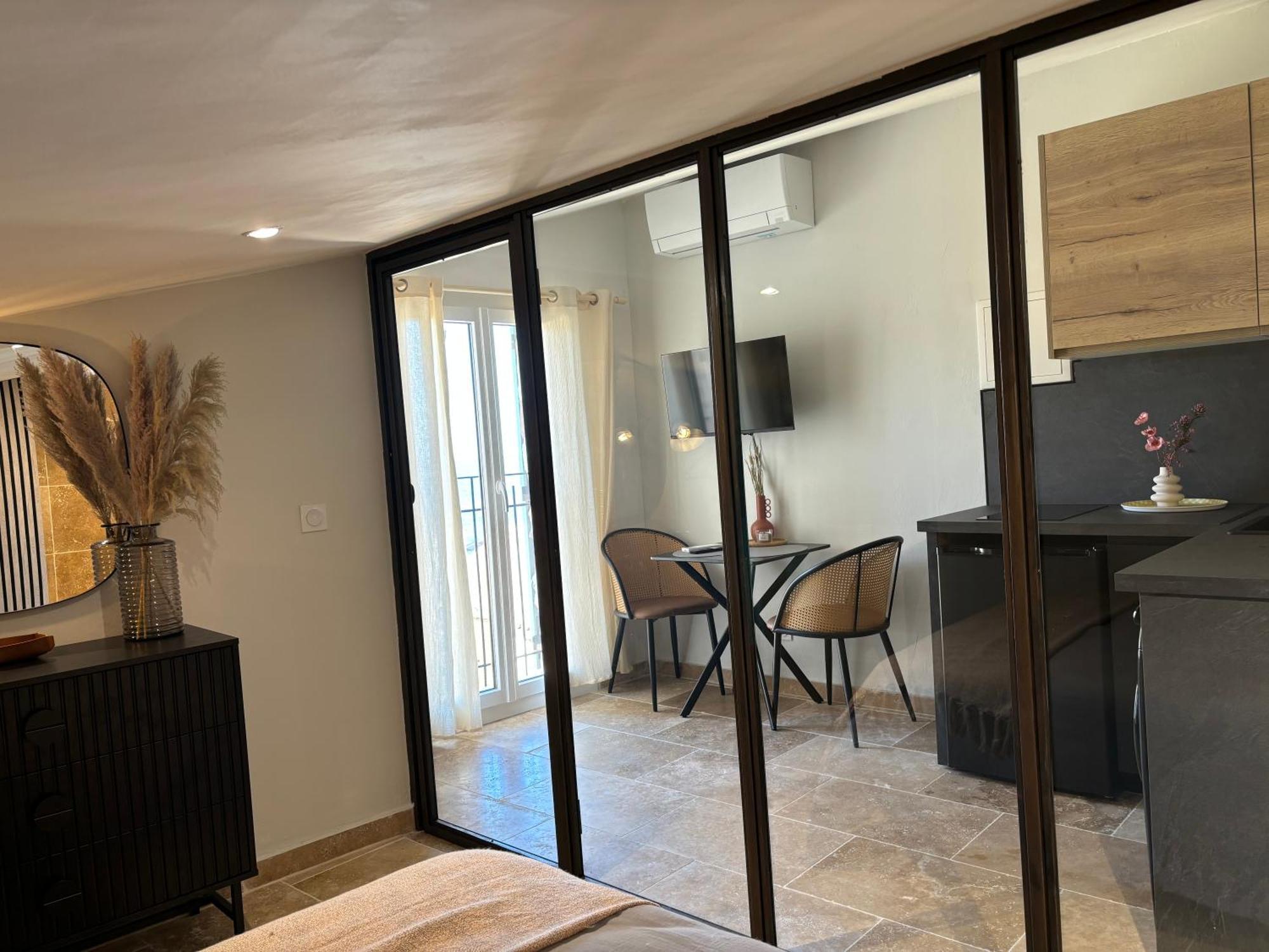La Pablita, Vieil Antibes, Remparts Apartment