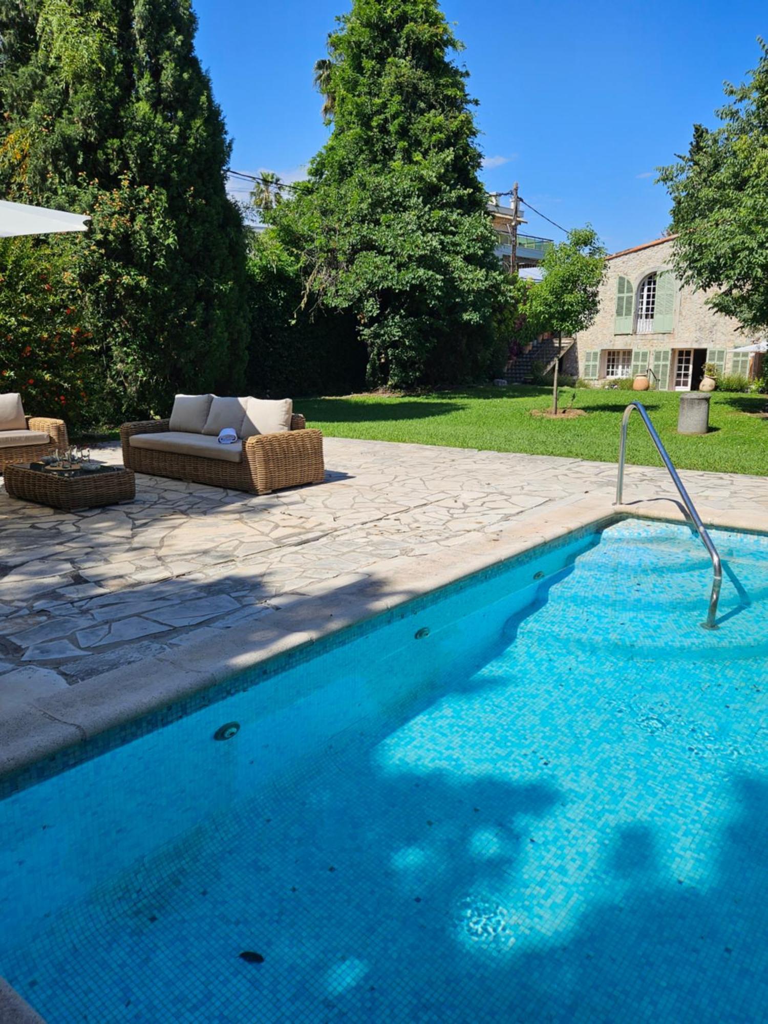 Mas De Charme Avec Piscine Villa *