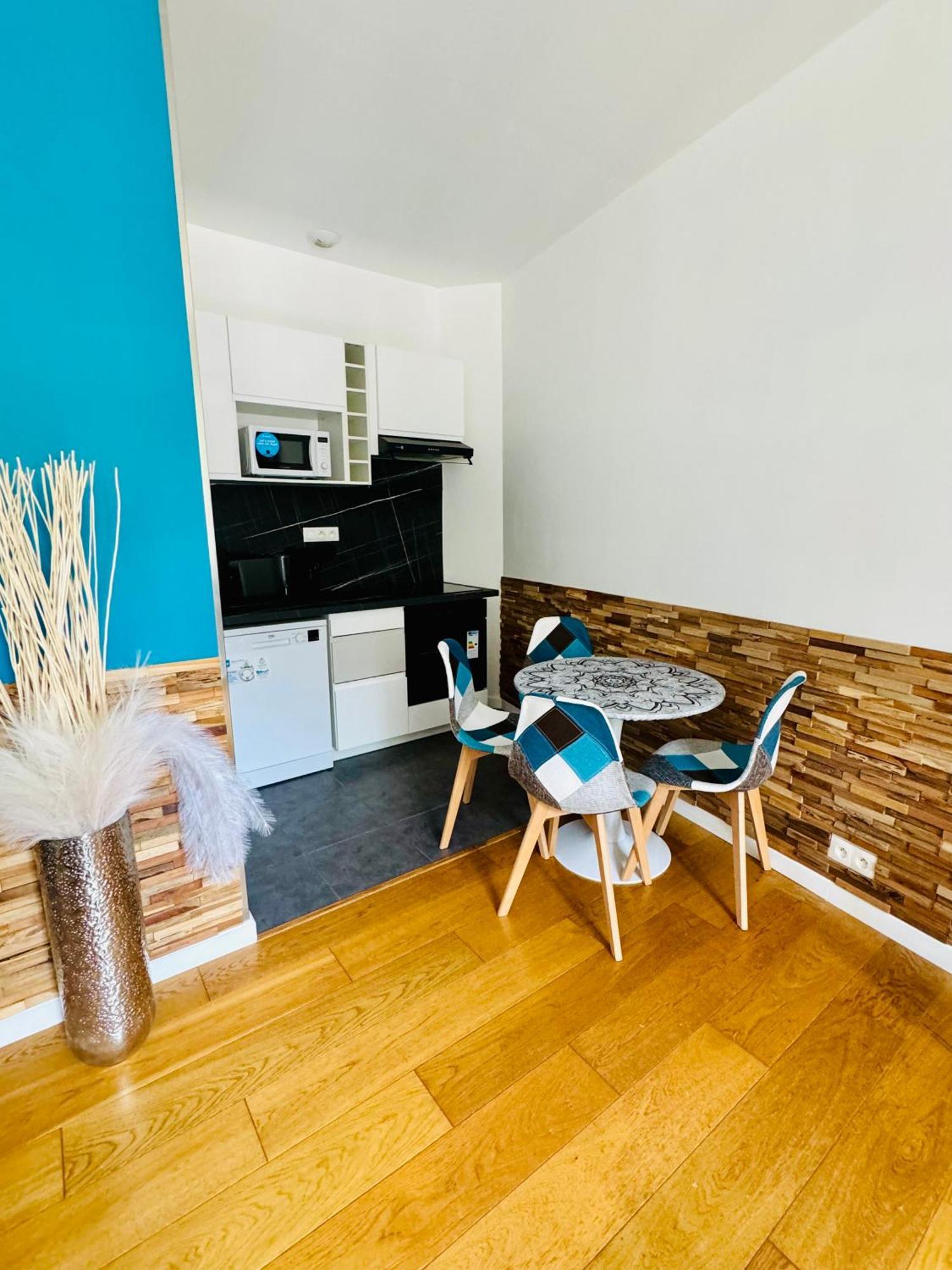2- Cosy One Bedroom 2-4p, Located Place Nationale Apartment *