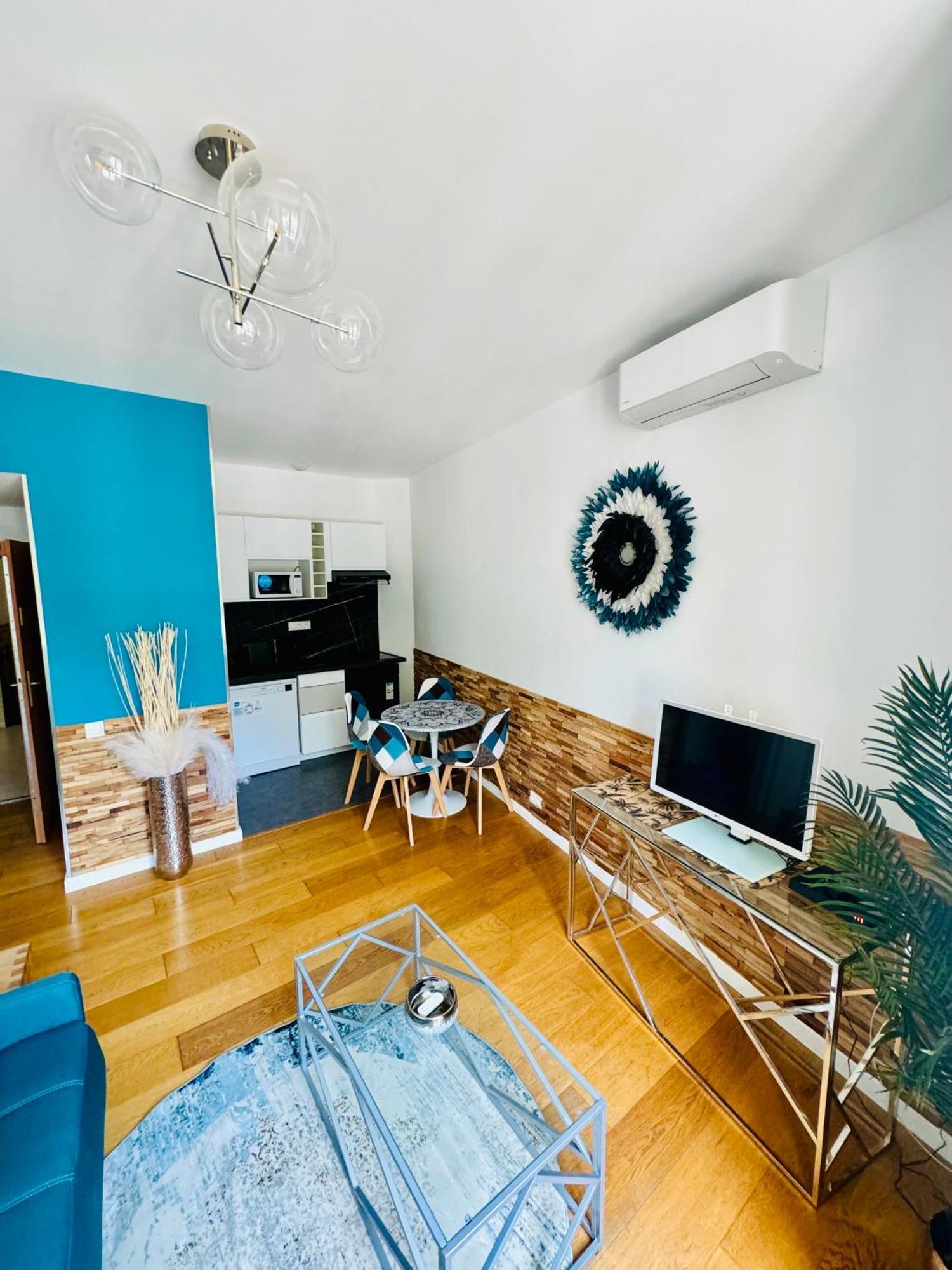 Apartment 2- Cosy One Bedroom 2-4p, Located Place Nationale *
