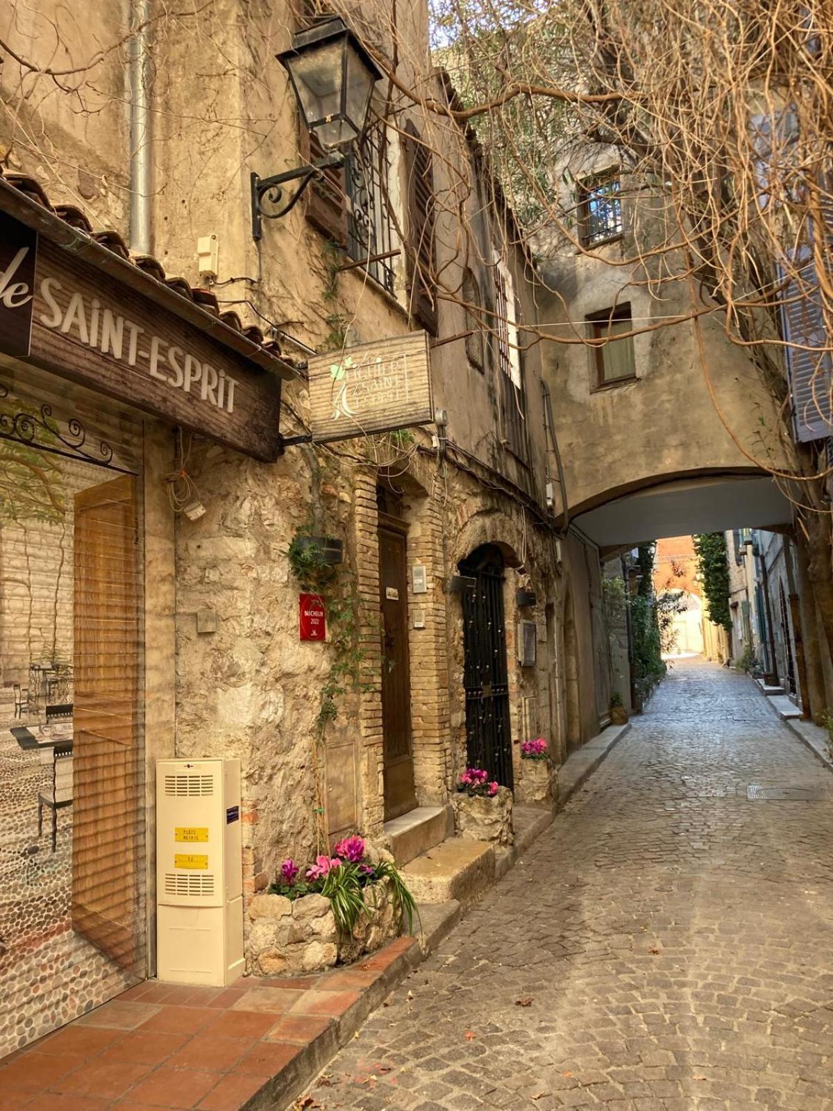 Picasso Walk Cosy Charm In Heart Of Old Town Ac And Wifi Apartment
