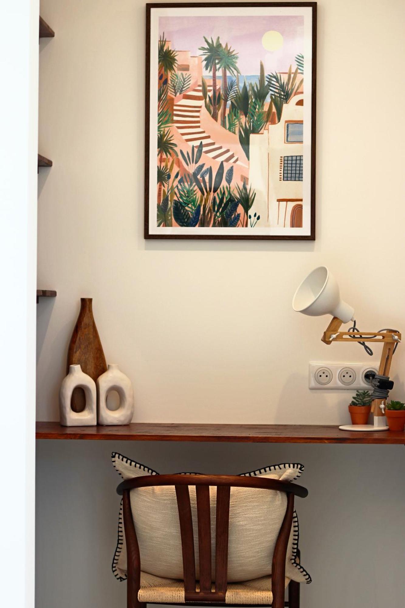 Apartment Rare! Oasis Btw Old &