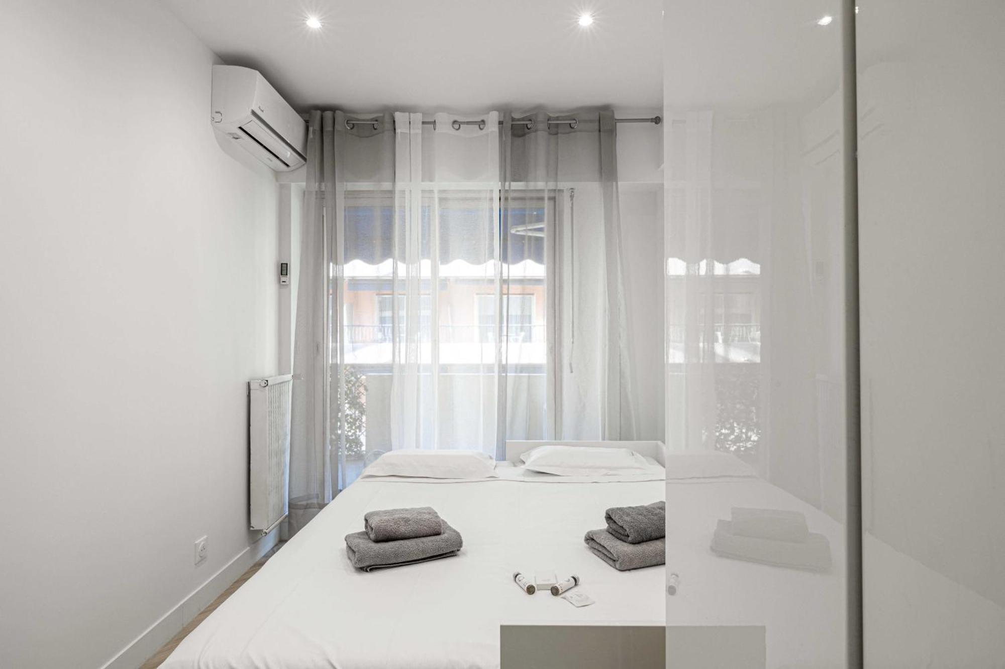 Gorgeous - Near - 2br-6p * Antibes