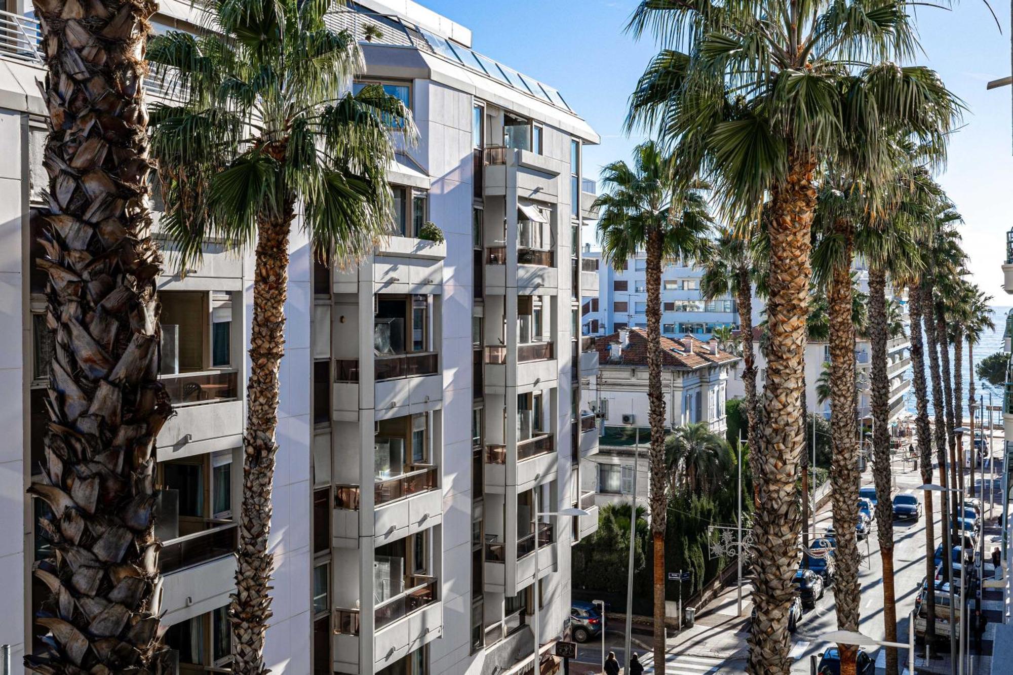 Gorgeous - Near - 2br-6p Apartment *