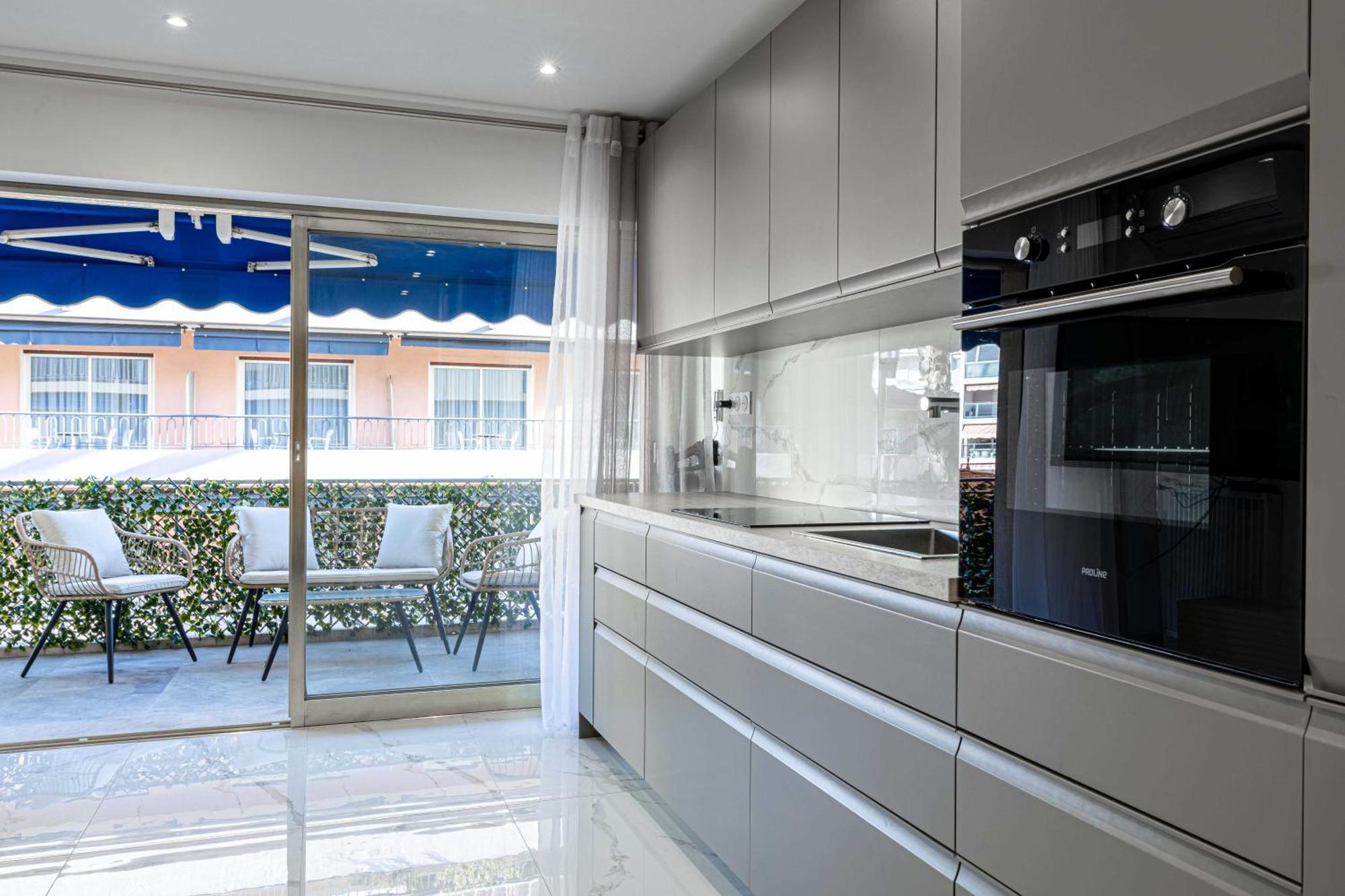 Gorgeous - Near - 2br-6p Apartment