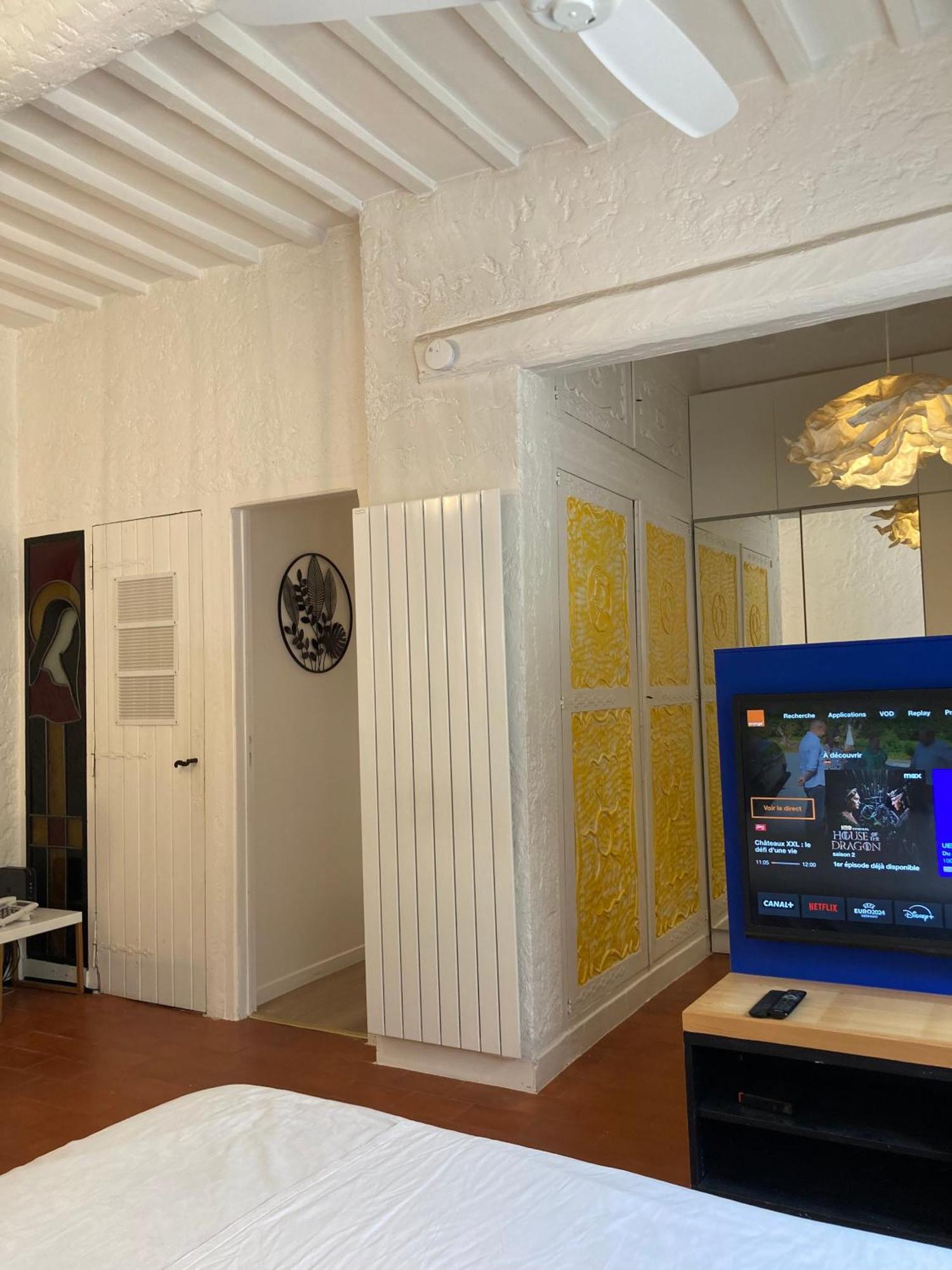 Picasso Walk Cosy Charm In Heart Of Old Town Ac And Wifi Apartment