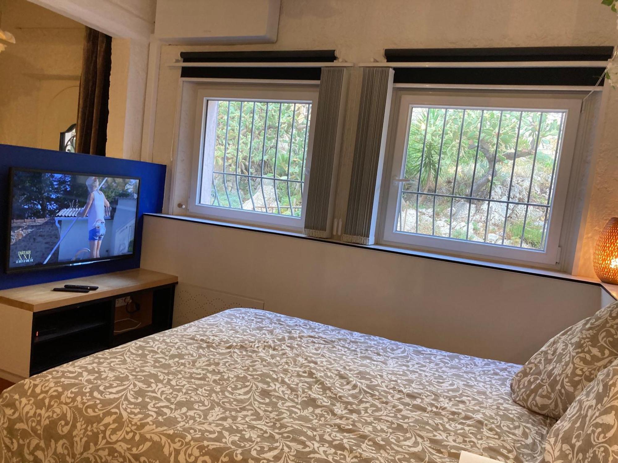Picasso Walk Cosy Charm In Heart Of Old Town Ac And Wifi Apartment *