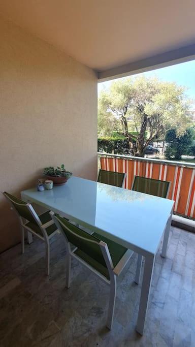Apartment Eden Parc Juan Les Pins 2 Pieces 4 Personnes *