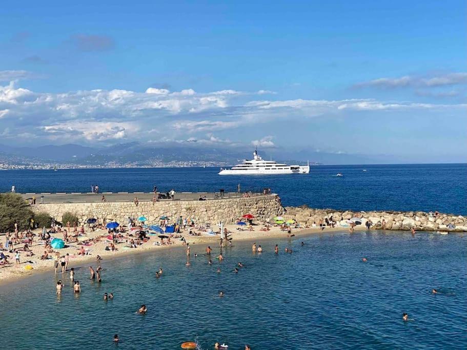 Apartment Charmingly Provencal In The Heart Of Old Antibes