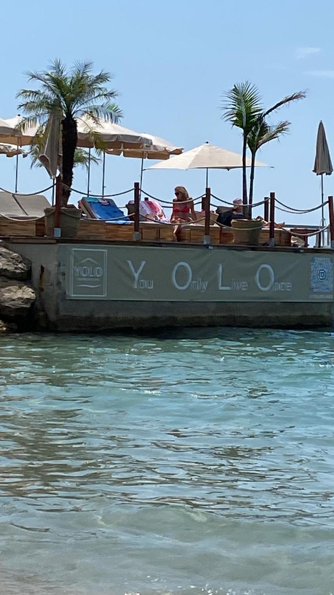 En Classe 2 Etoiles Au Bord De 4 Couchages Avec Lit Superpose Et Au Salon Un Canape Convertible Et Piscine A 300 M Des Transports Communs,gare Ferroviaire,commerces Et Plages