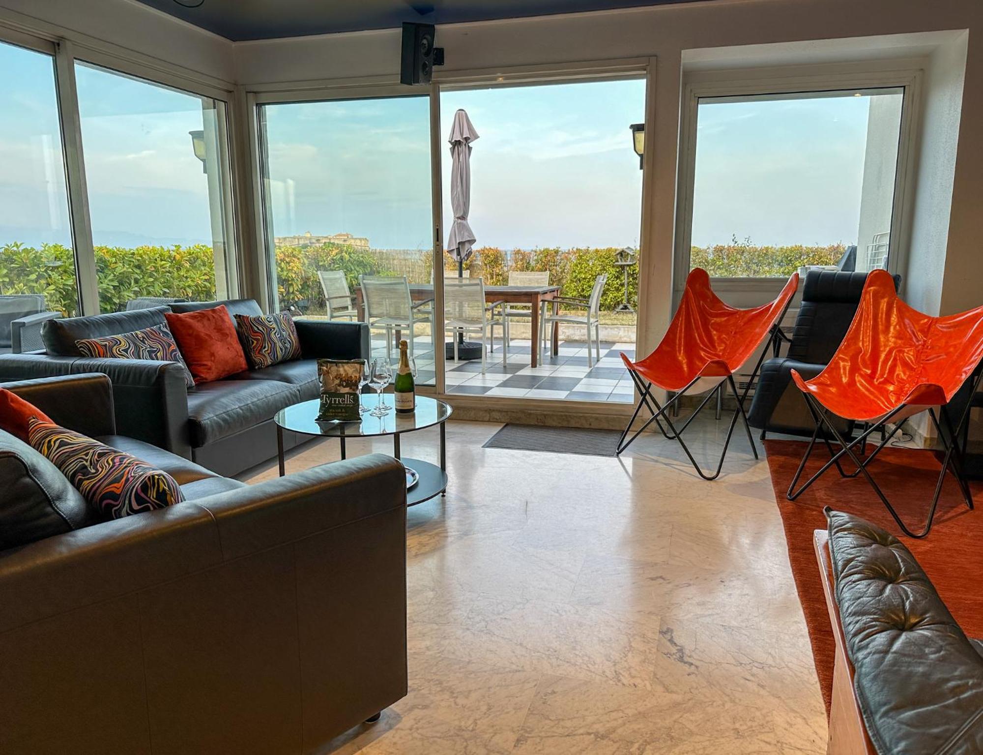 Rooftop, Sea View, Facing The Harbor, Near Center And Apartamento Antibes