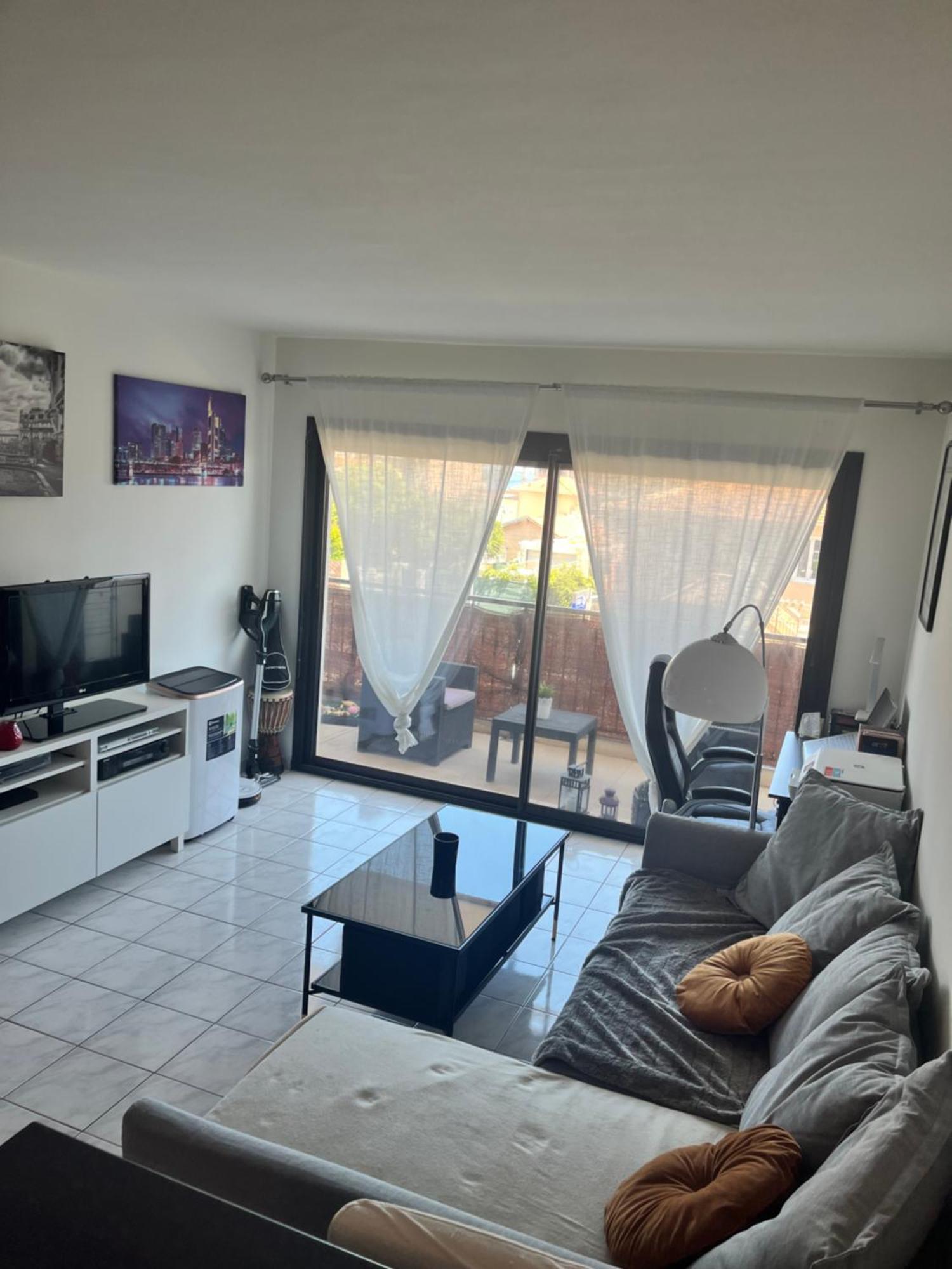 Agreable Salon,Chambre Privatif Devant La Mer Avec Parking Antibes