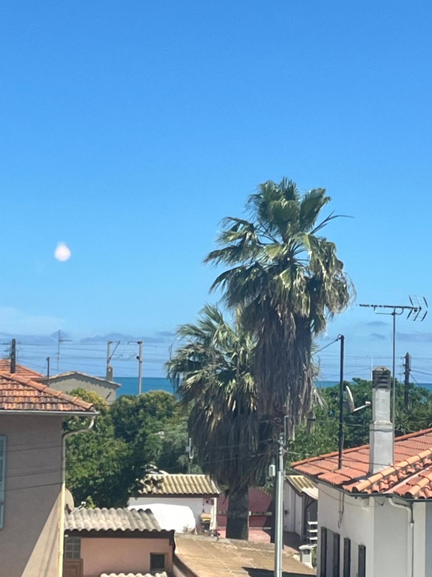Agreable Salon,Chambre Privatif Devant La Mer Avec Parking