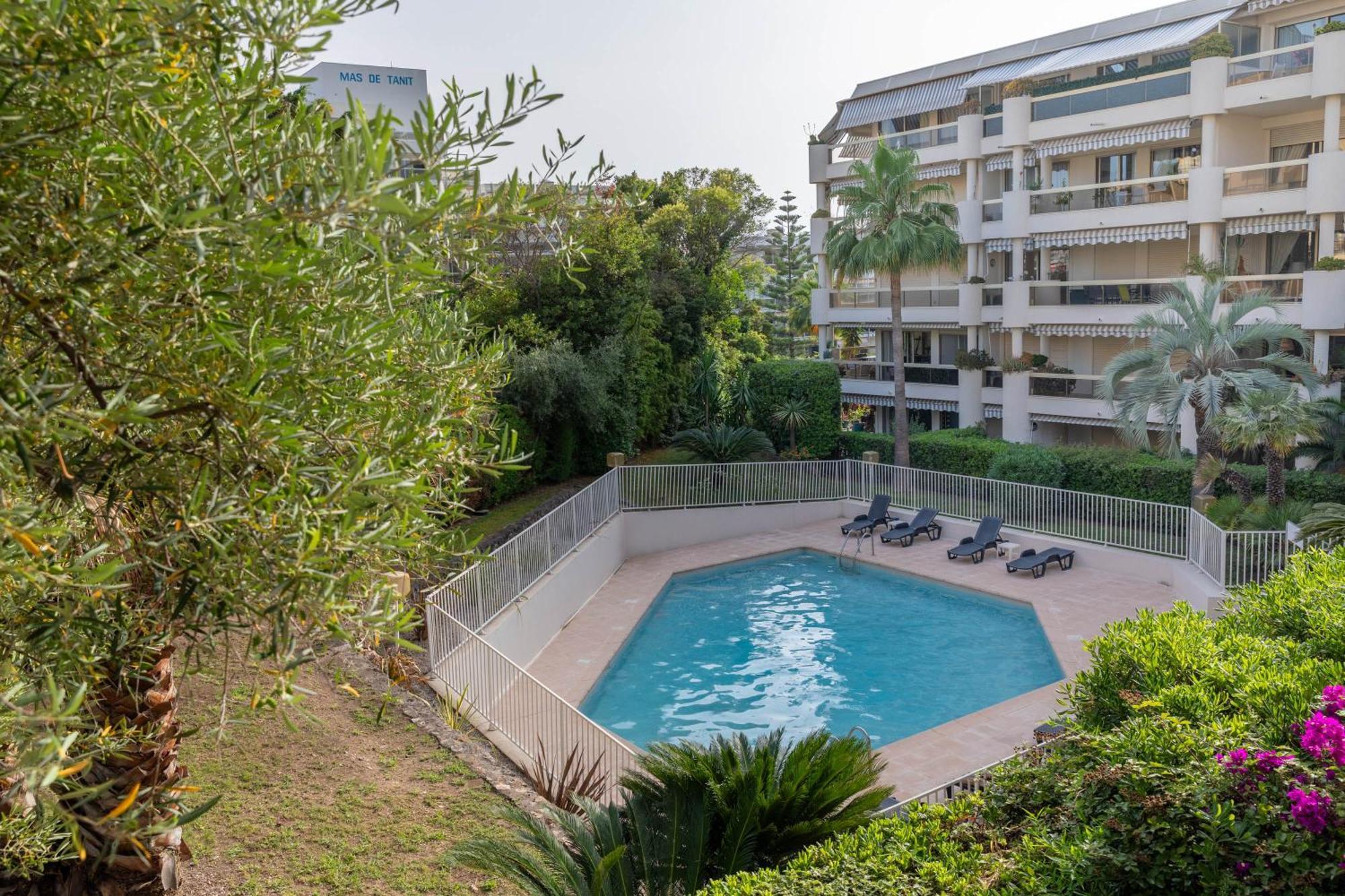 Tanit Piscine, 6 Couchages, Parking *