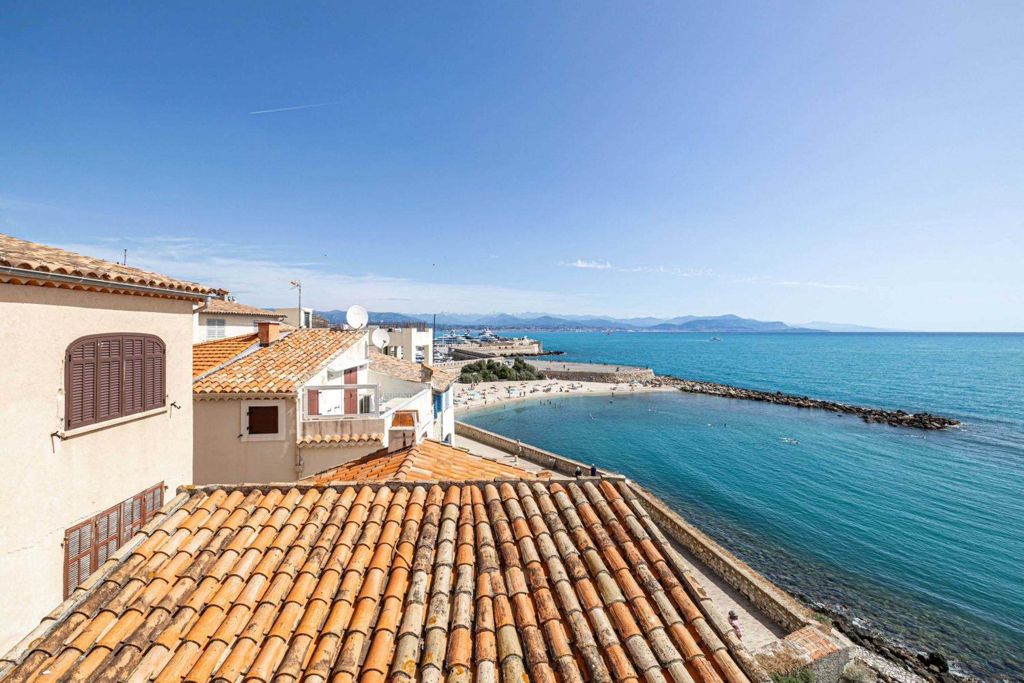 Apartment Modern And Charming With Sea View - Centre *