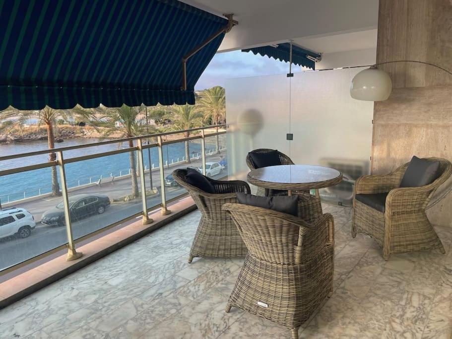 Terrasse En Front De Apartment Antibes