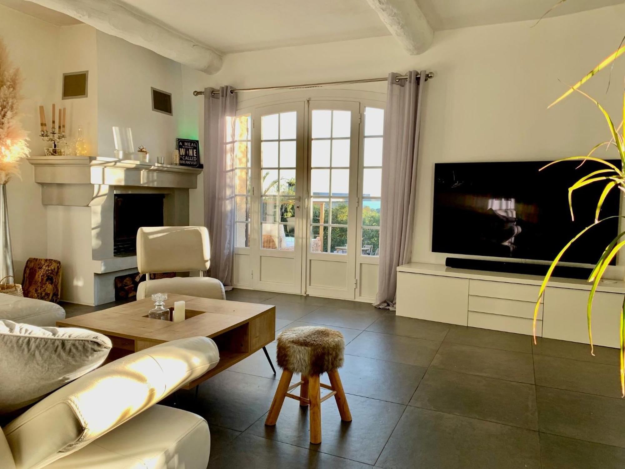 Holiday home Maison Dans Avec Piscine Et Tennis *