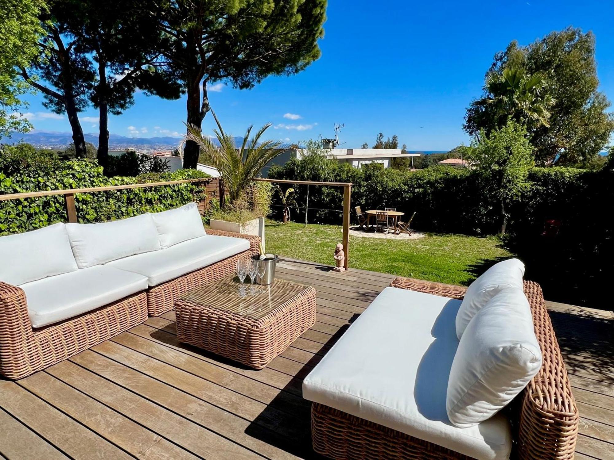 Maison Dans Avec Piscine Et Tennis Holiday home