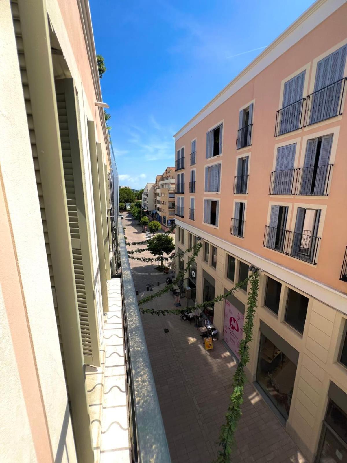 Old - 4 Beds - Private Parking Apartamento Antibes