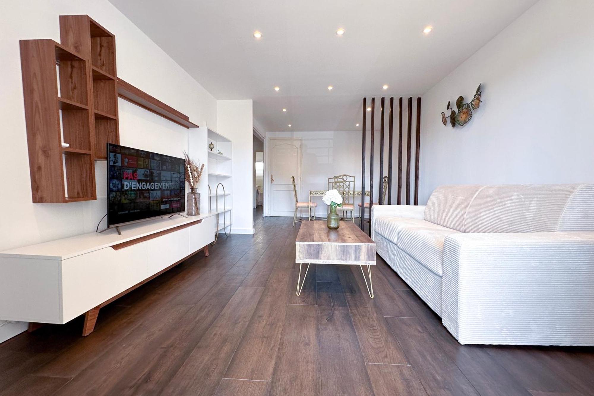 Poincare 4 - Lumineux, Renove, Et Calme A Juan Les Pins Apartment