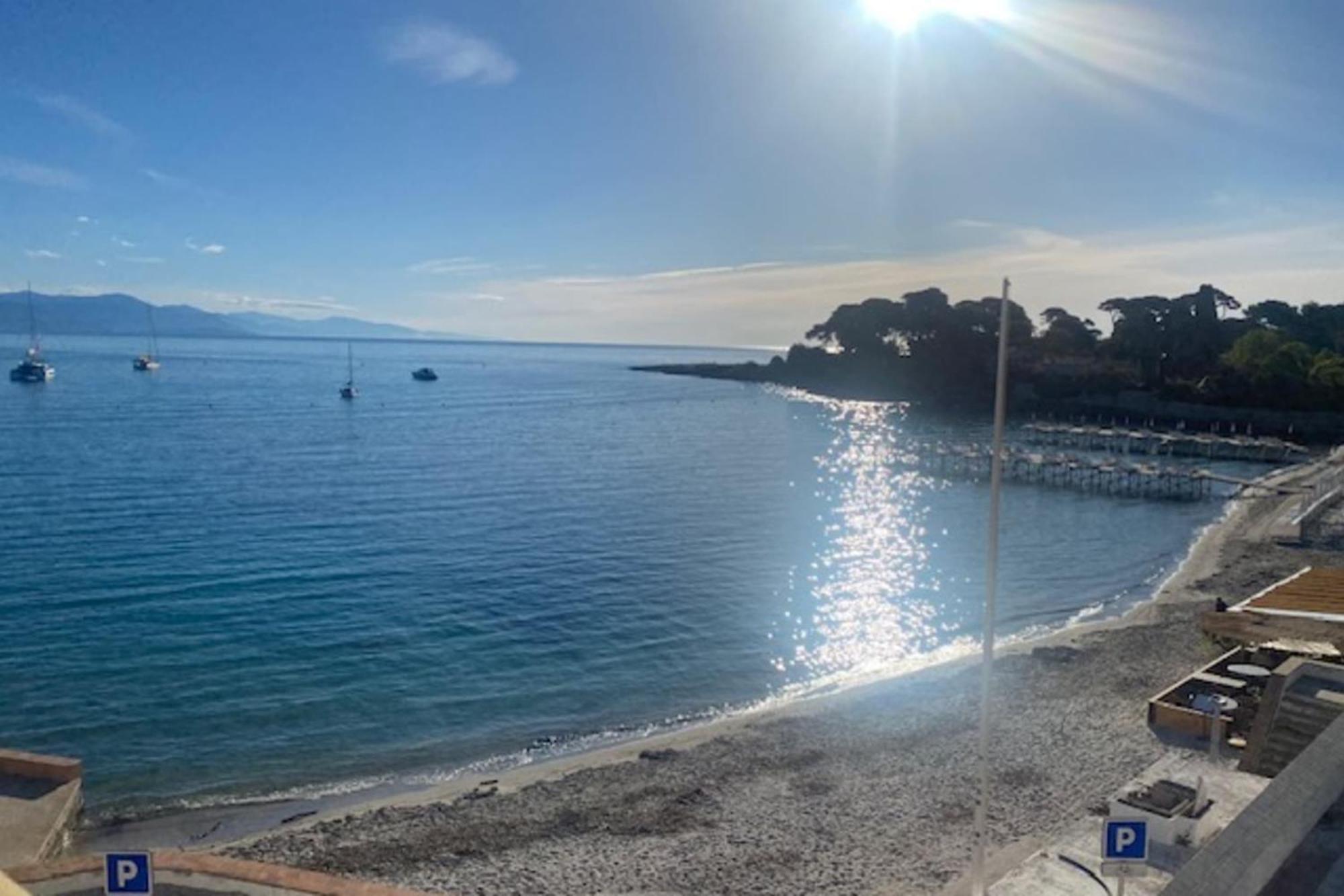 T2 With 2 Balconies By The Sea Antibes