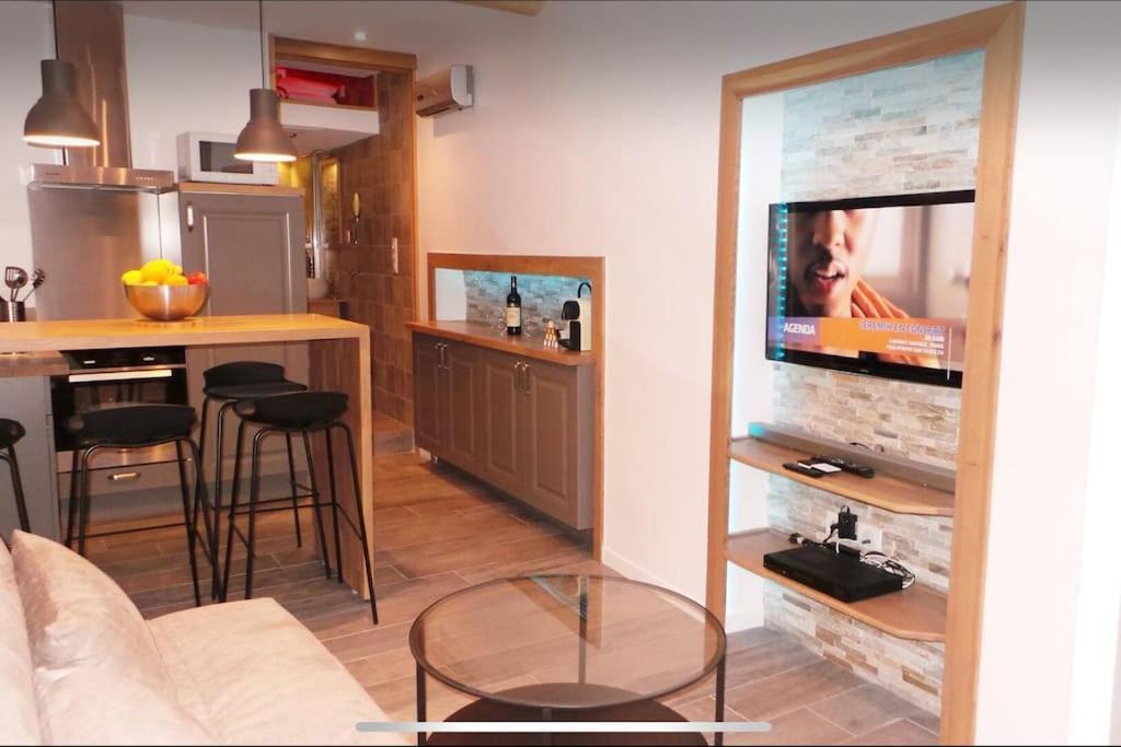 Beau Avec Mezzanine Apartment *