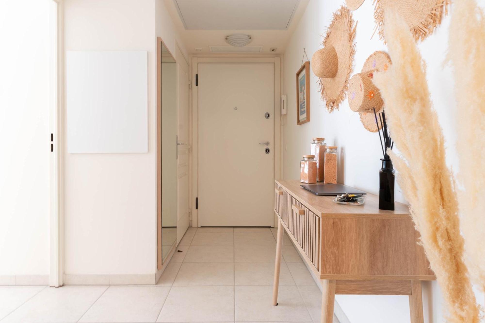 Le Cocon De La Pinede - Proche Apartment