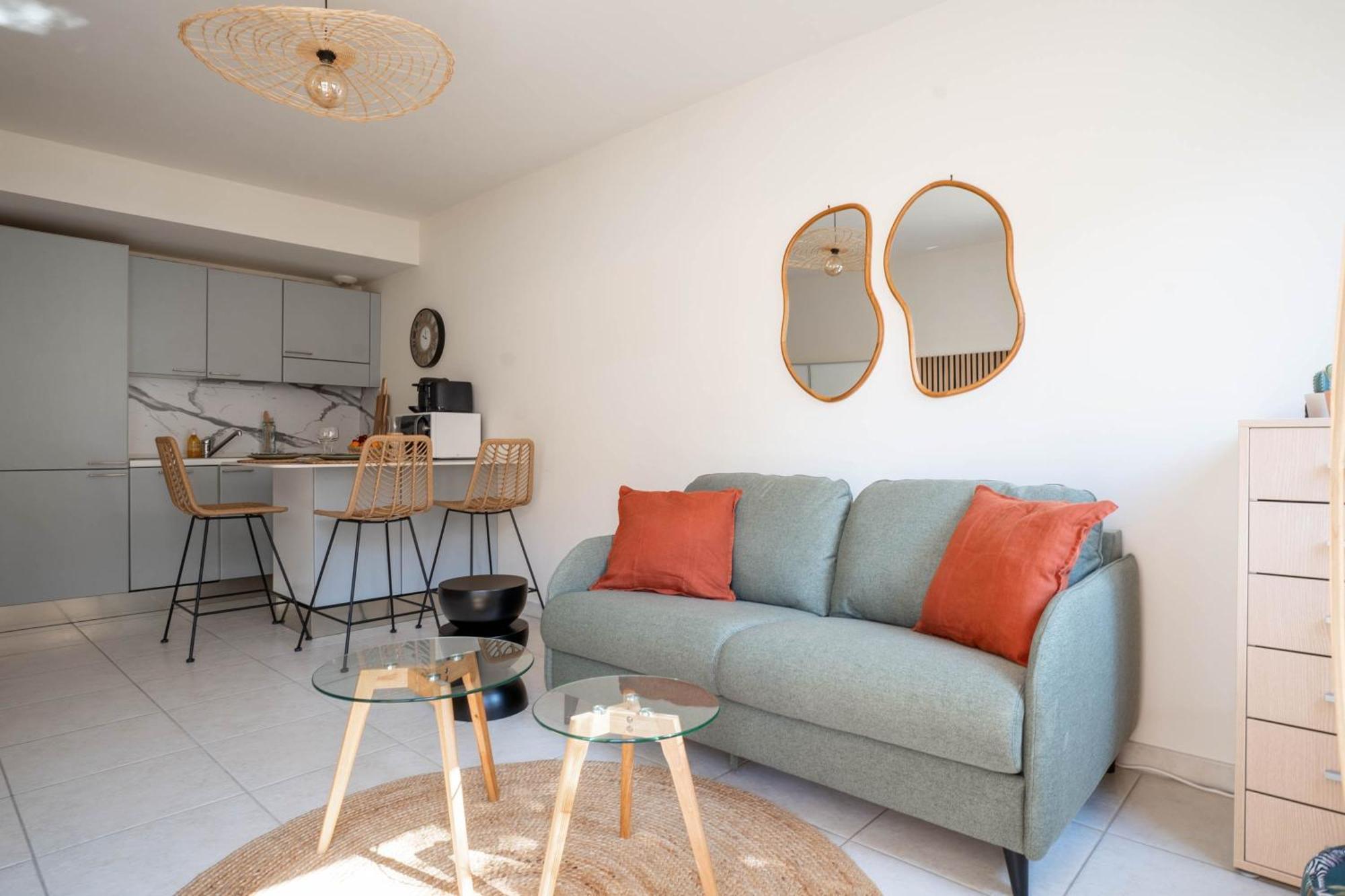 Le Cocon De La Pinede - Proche Apartment *