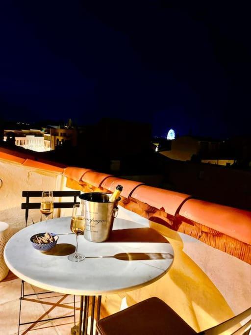 Arazy - Superb Duplex Old Very Central, Ac, Terrace Apartment *