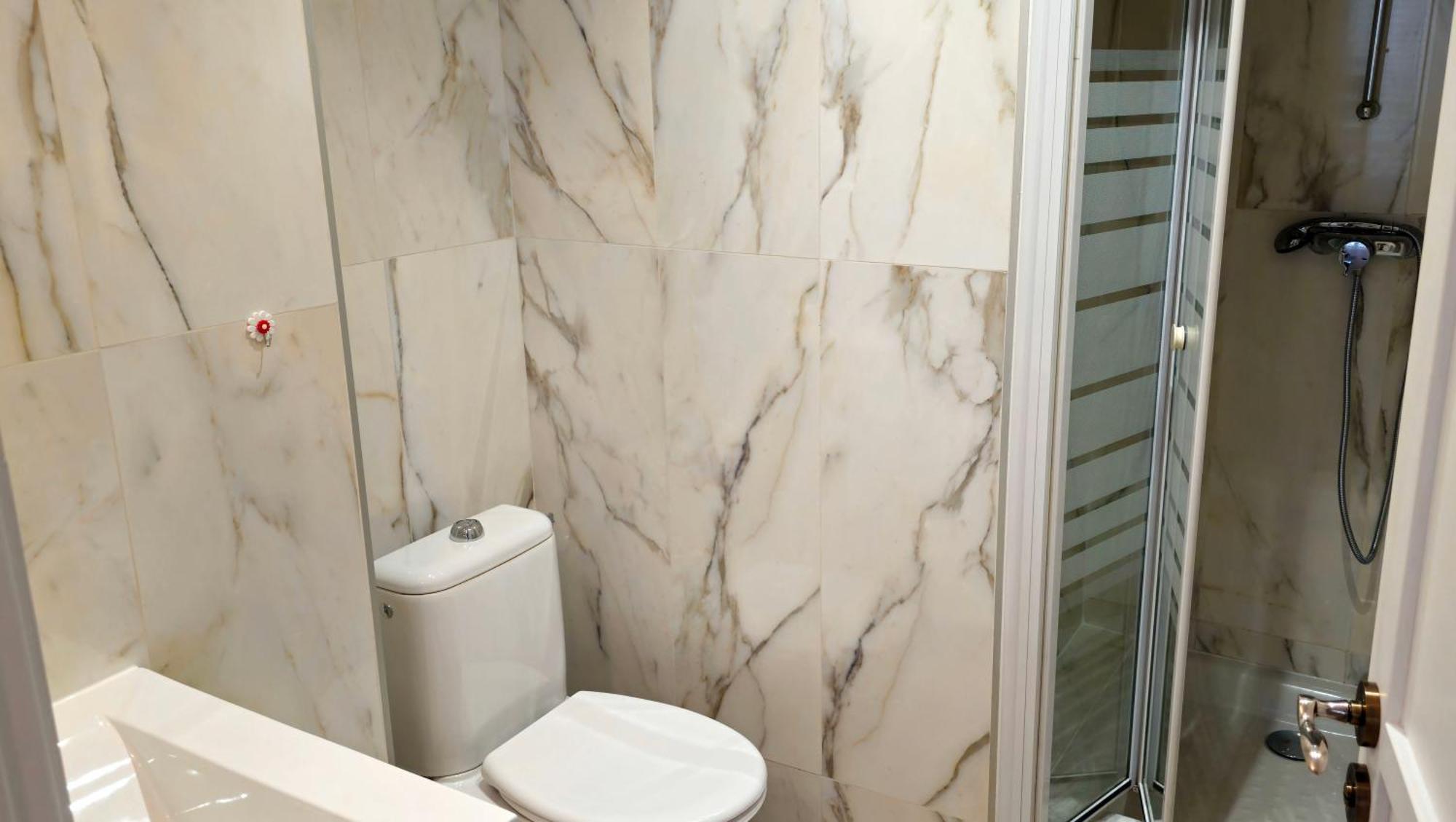 Grand T2 Meuble-juan Pins-logt8 Apartment