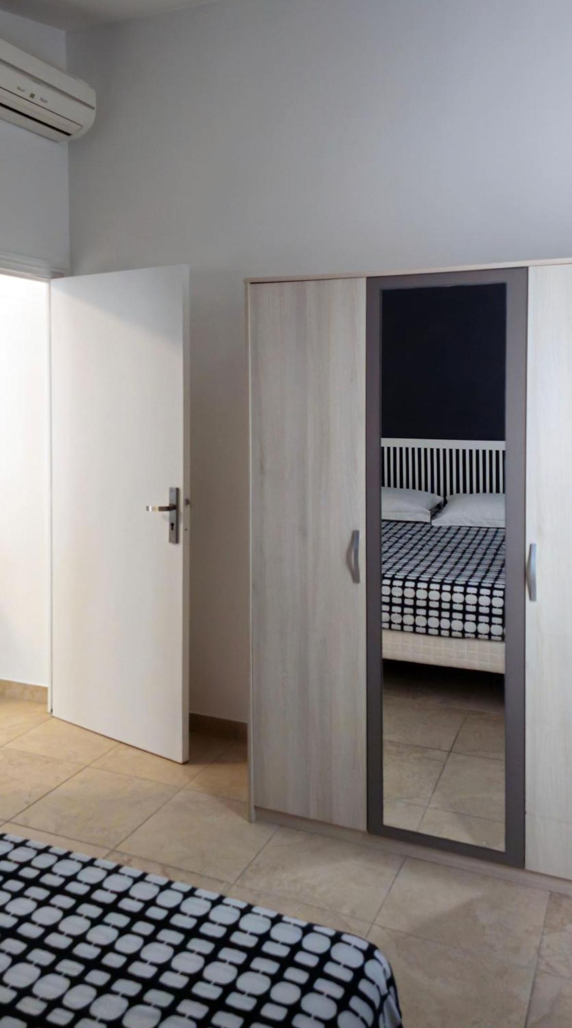 Grand T2 Meuble-juan Pins-logt8 Antibes