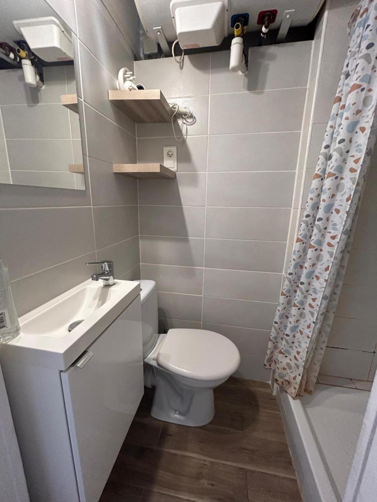 Apartment Centre
