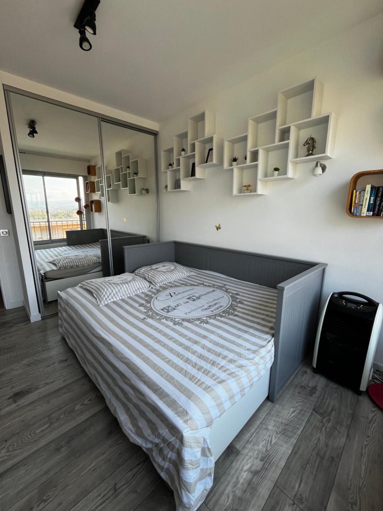 4p, Piscine, Tennis, Wifi, Proche Centre Et Plages Apartamento Antibes