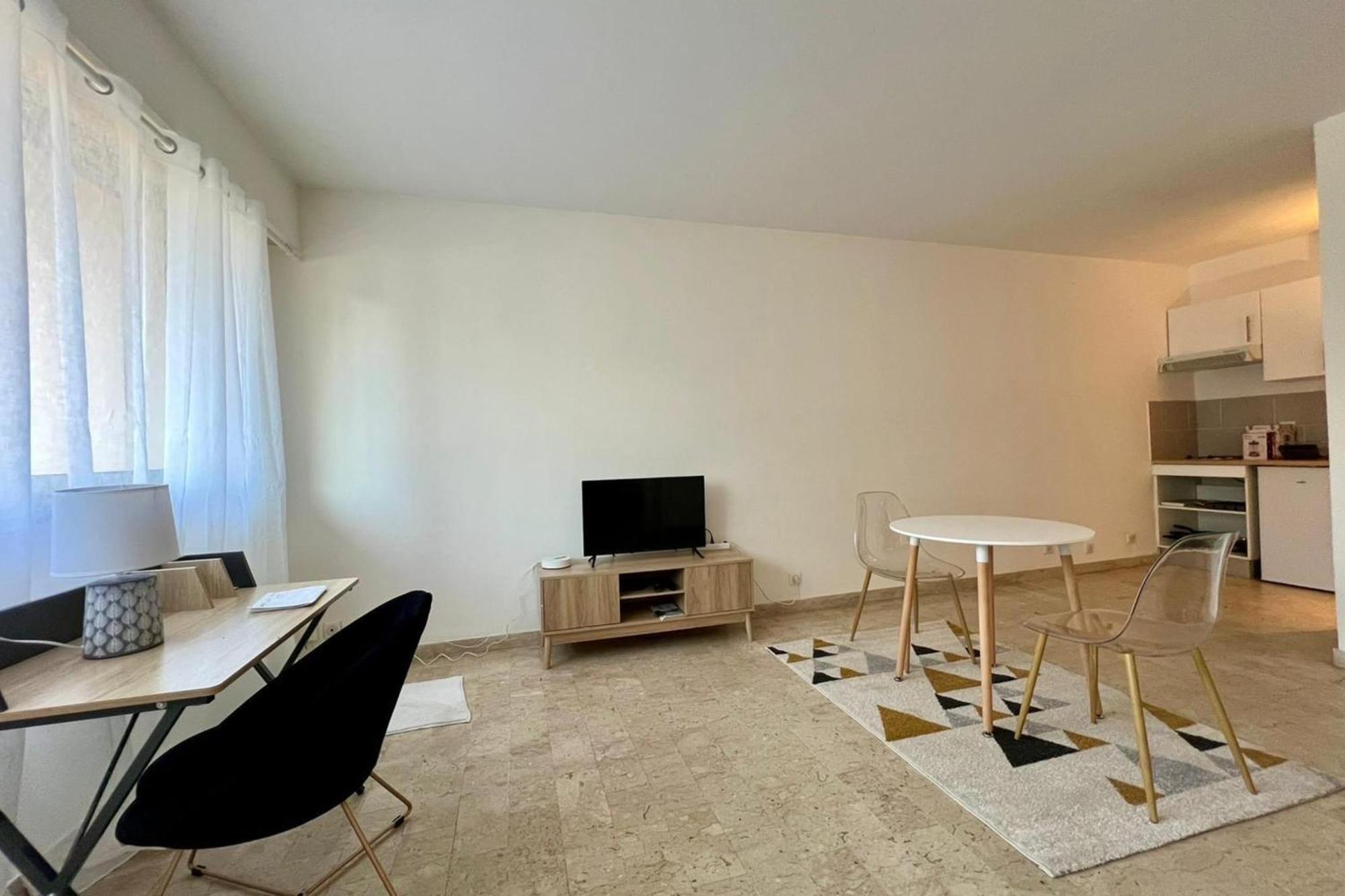 1 Bedroom - Close To The