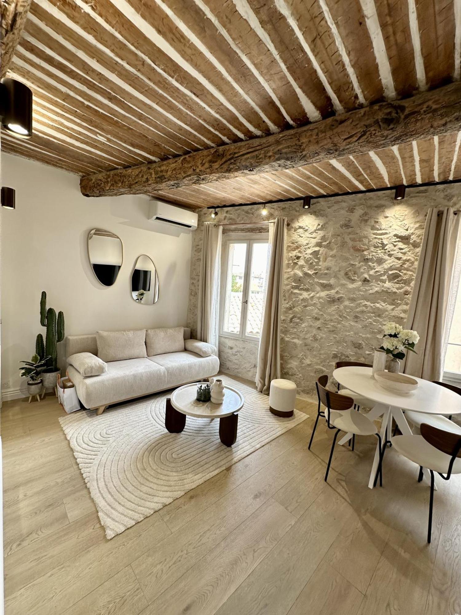 New Charming Old Town Apartment Antibes