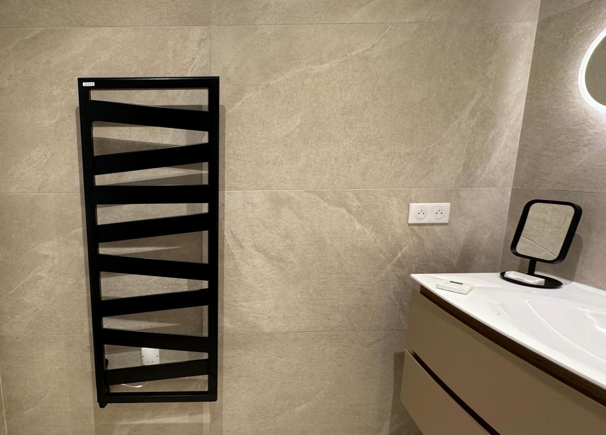 Face Au Port Apartment *