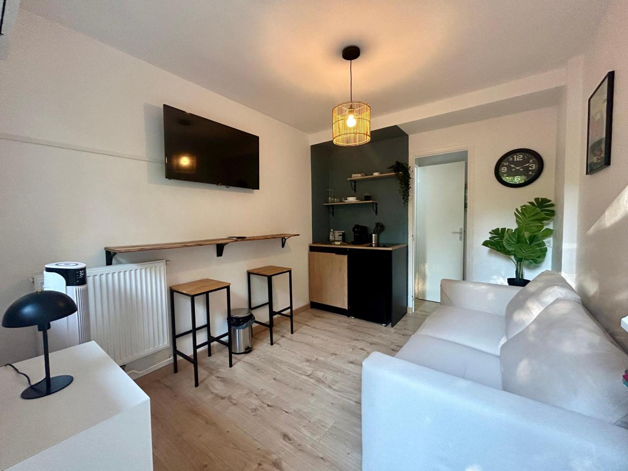 Avec Jardin Apartment