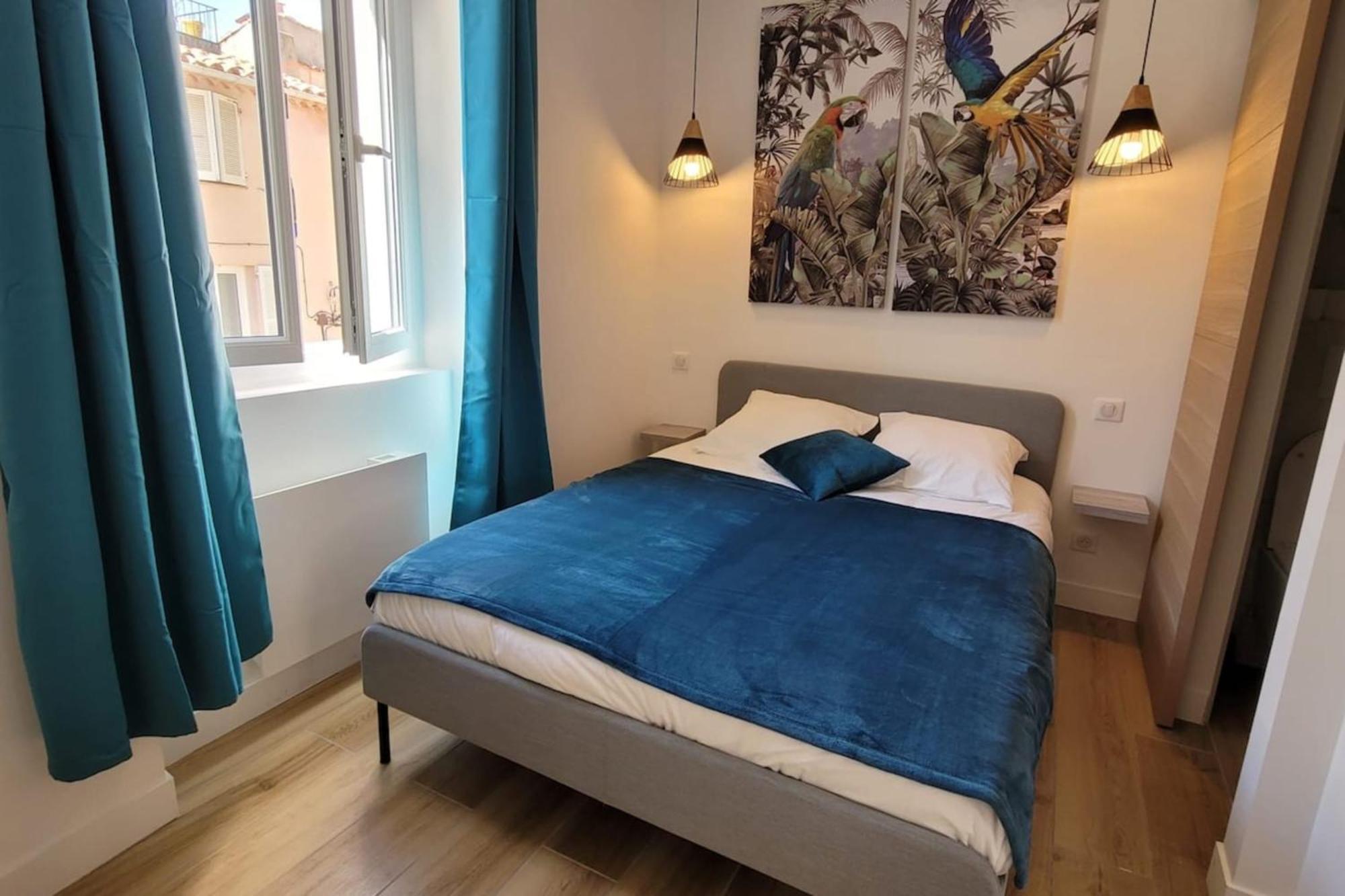06an - Beautiful In The Heart Of Old Appartement