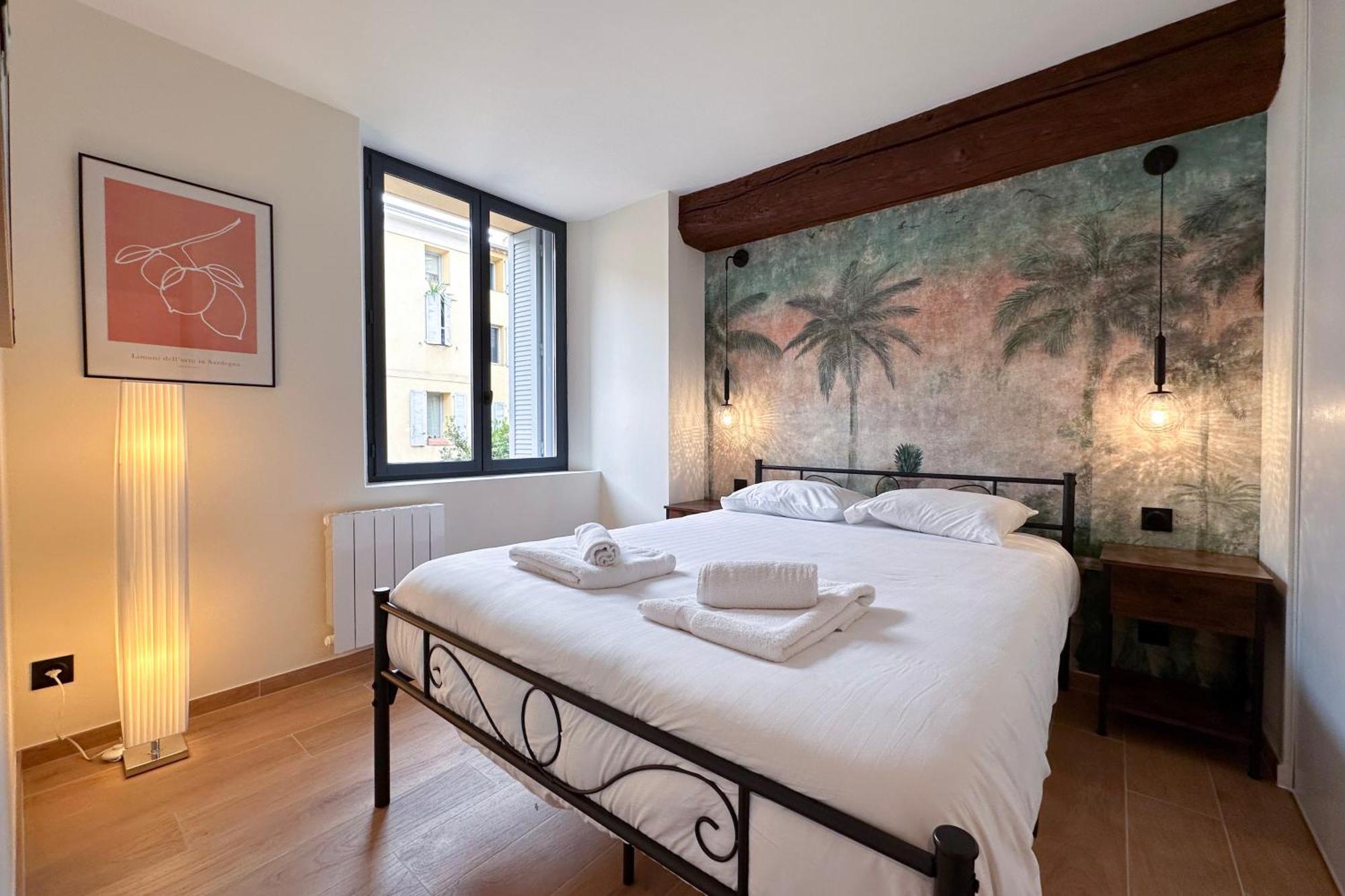 Mace Avec Dans Quartier Historique Exclusif Calme Coeur D'antibes Antibes