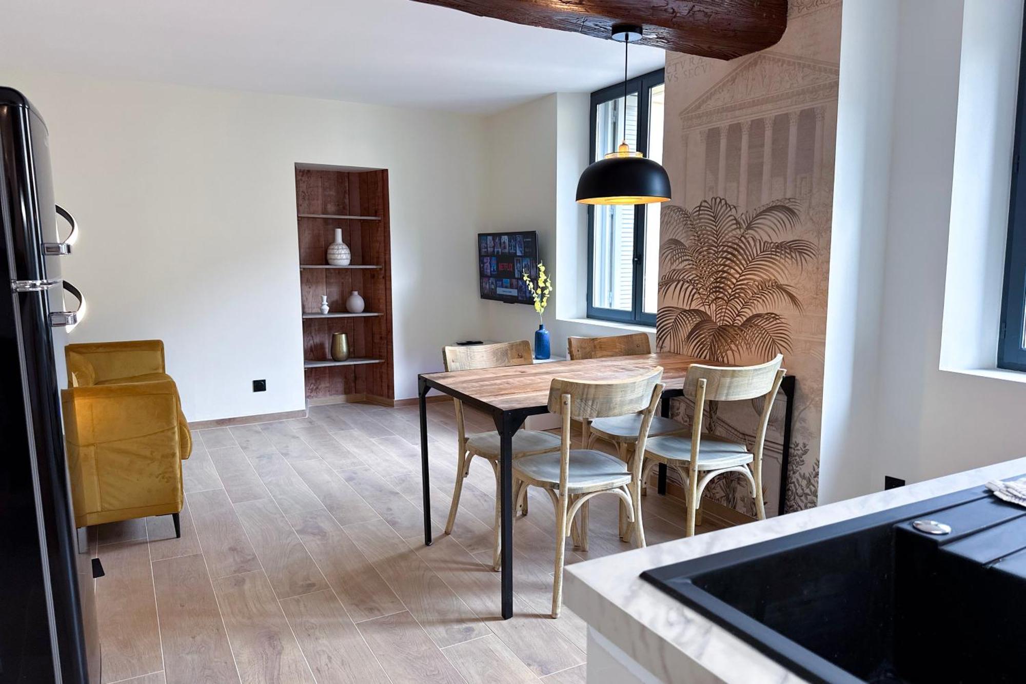 Mace Avec Dans Quartier Historique Exclusif Calme Coeur D'antibes Appartement *