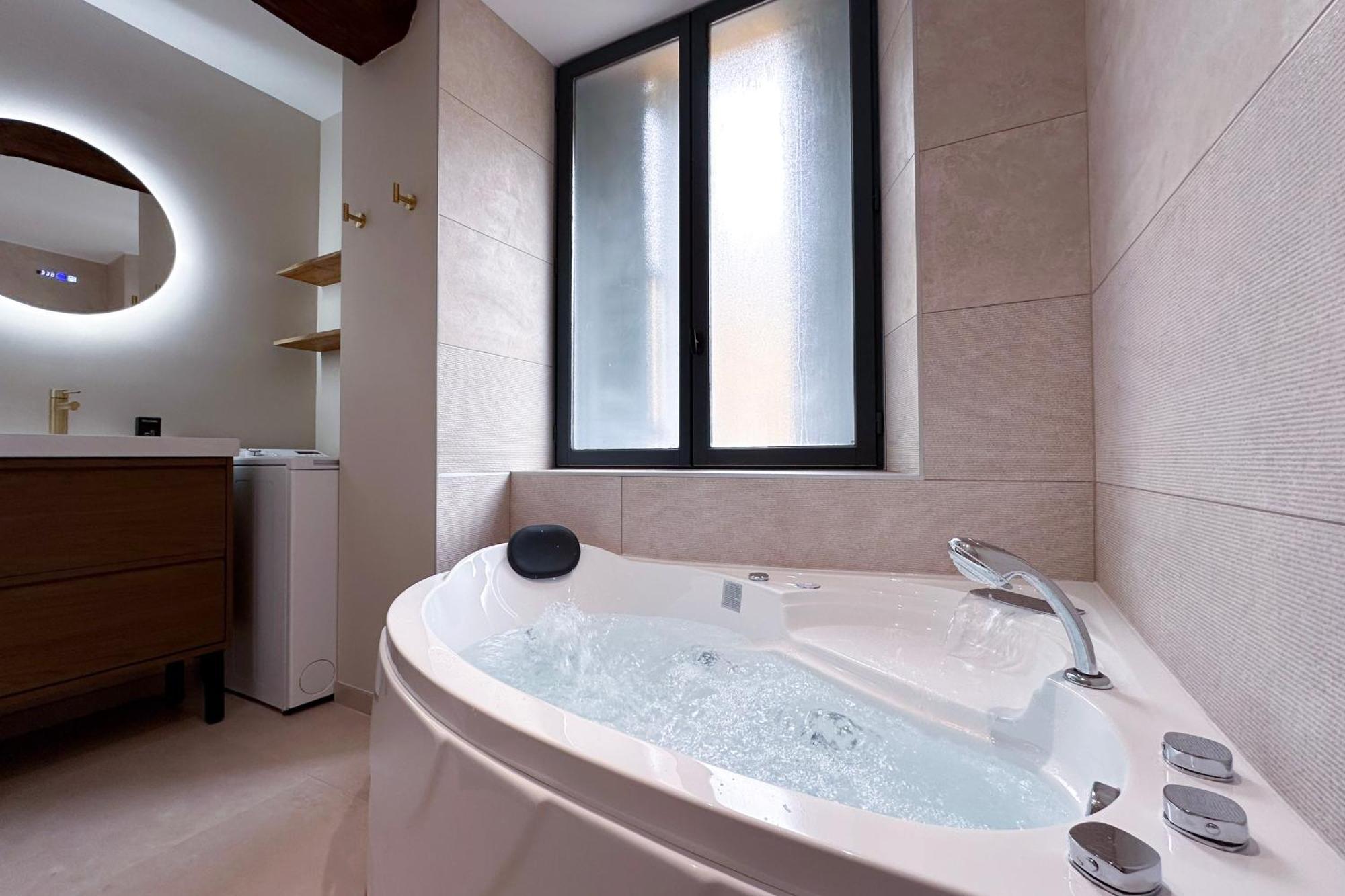 Mace Avec Dans Quartier Historique Exclusif Calme Coeur D'antibes * Antibes