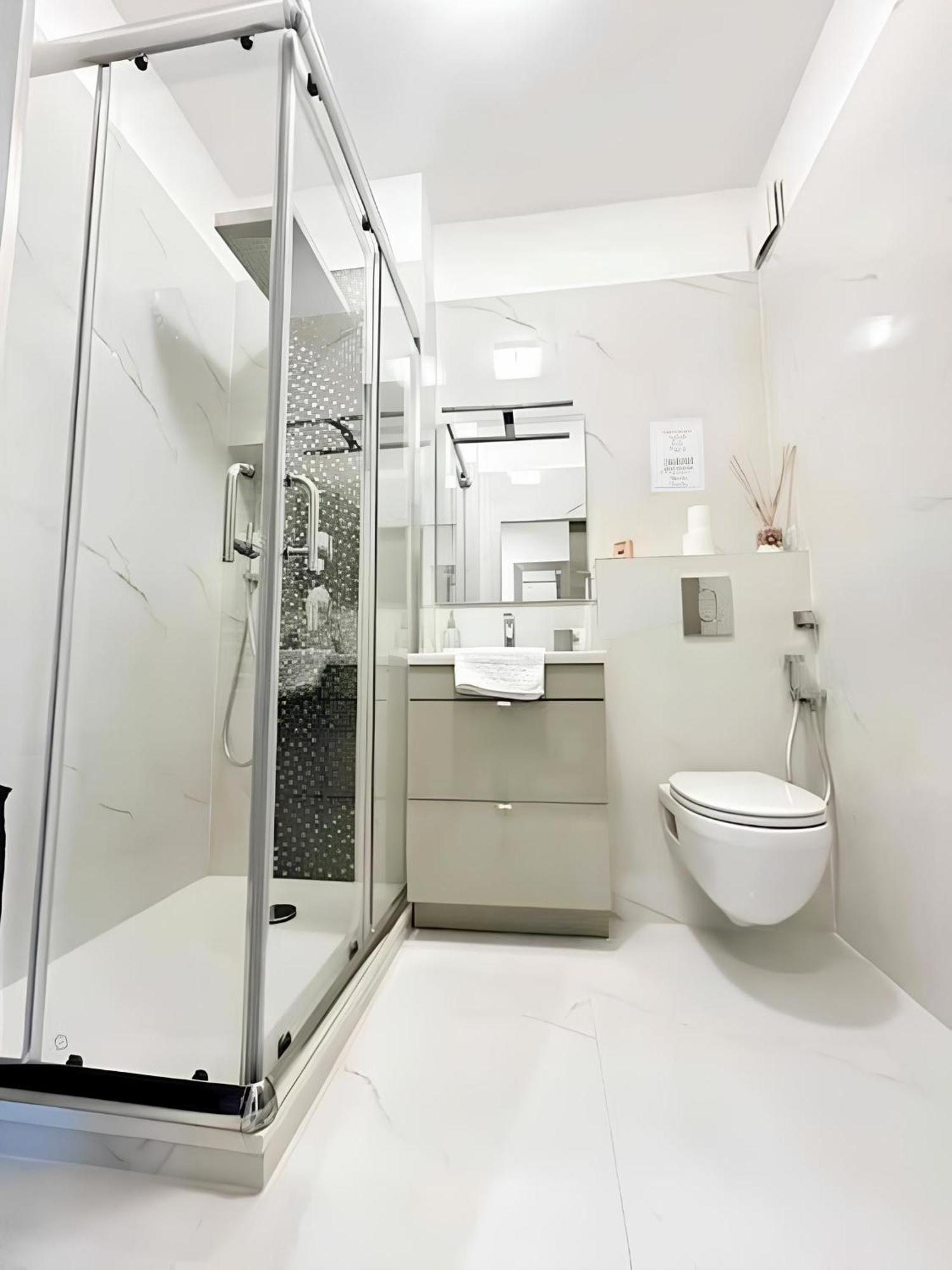 Il Gioiello : 2 Pers, Clim, Piscine, Parking Apartment Antibes
