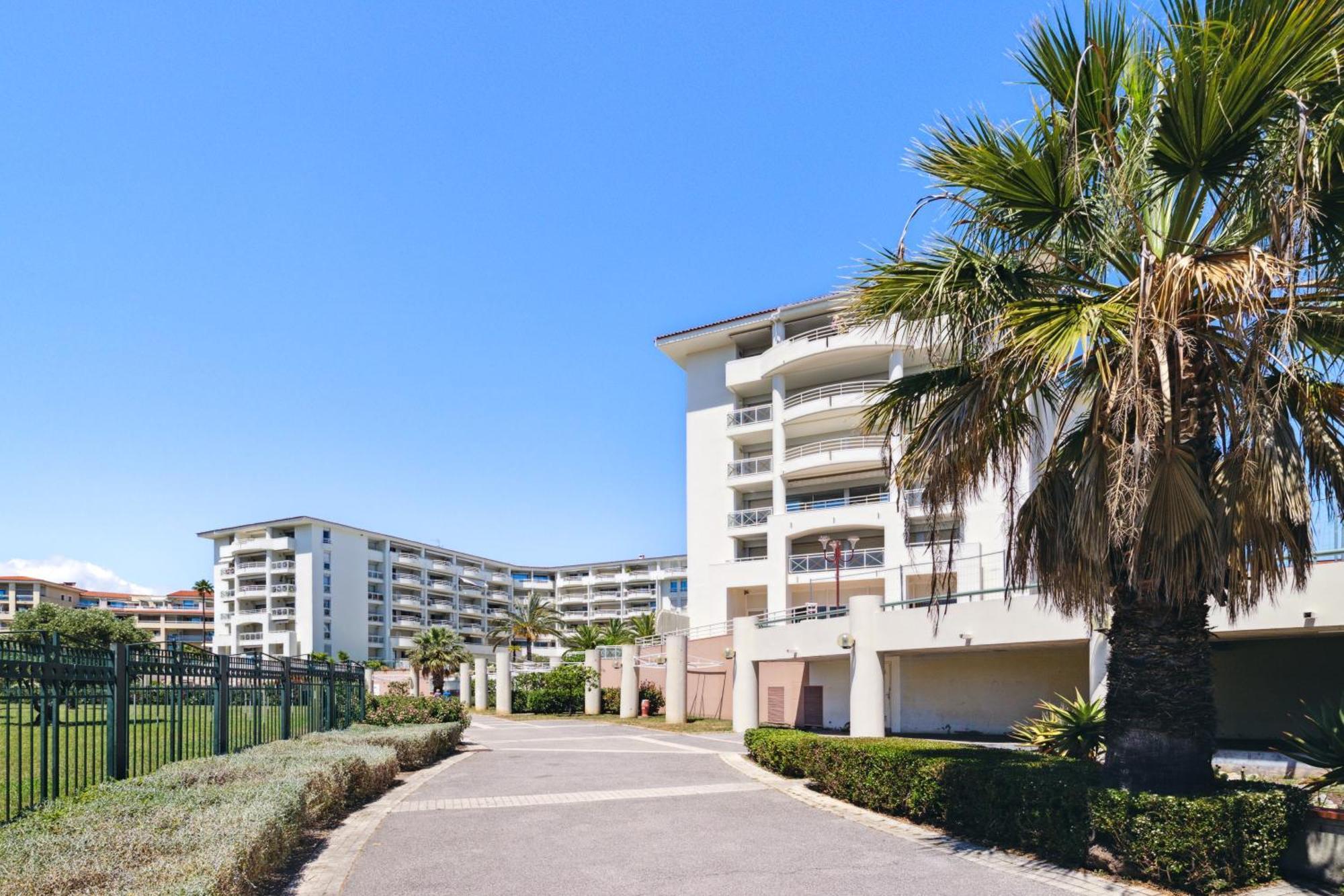 Duplex Les Pins 89m2 Et Terrasse 30m2 Apartment