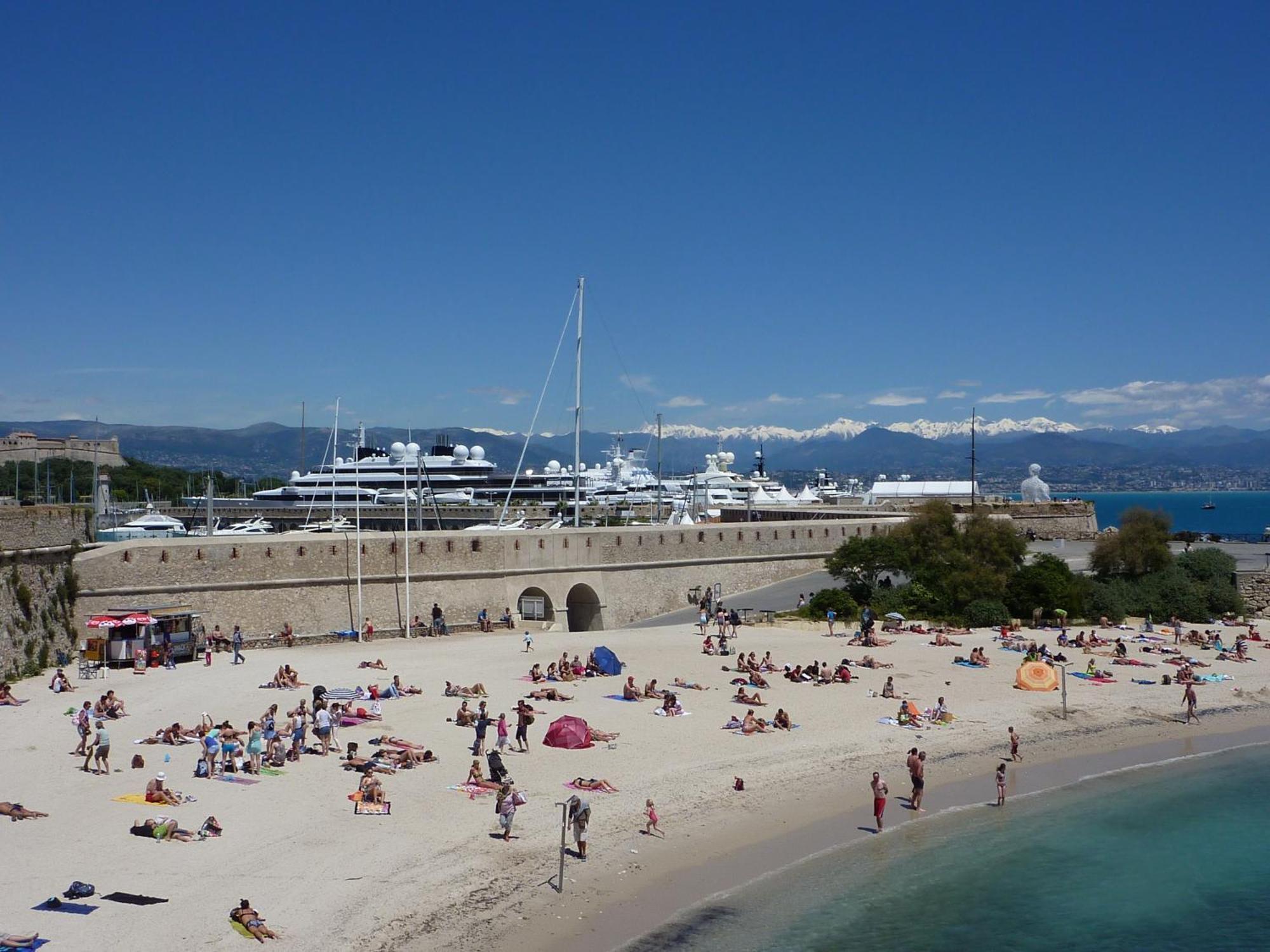 Duplex Les Pins 89m2 Et Terrasse 30m2 Antibes