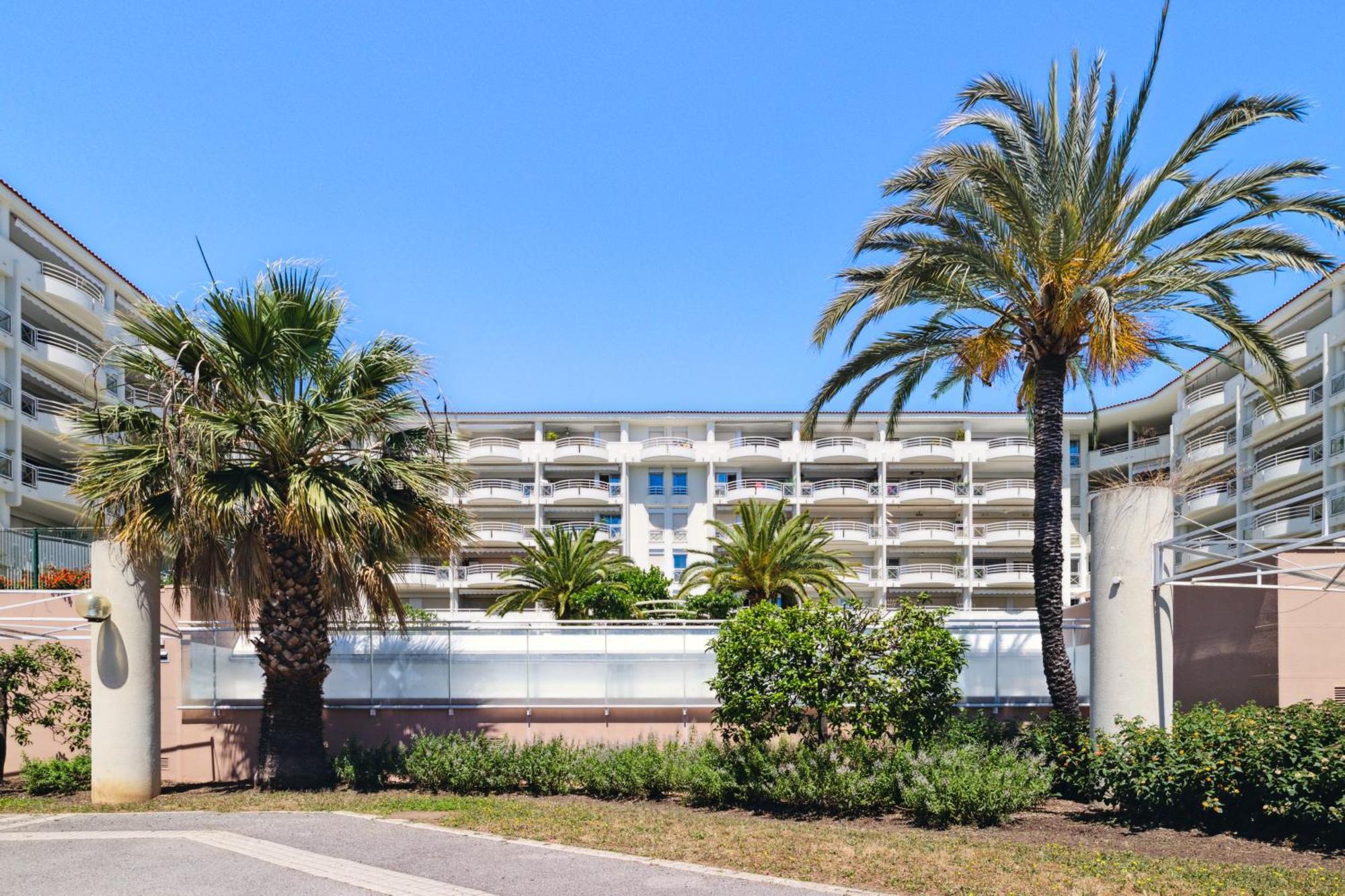 Duplex Les Pins 89m2 Et Terrasse 30m2 Apartment