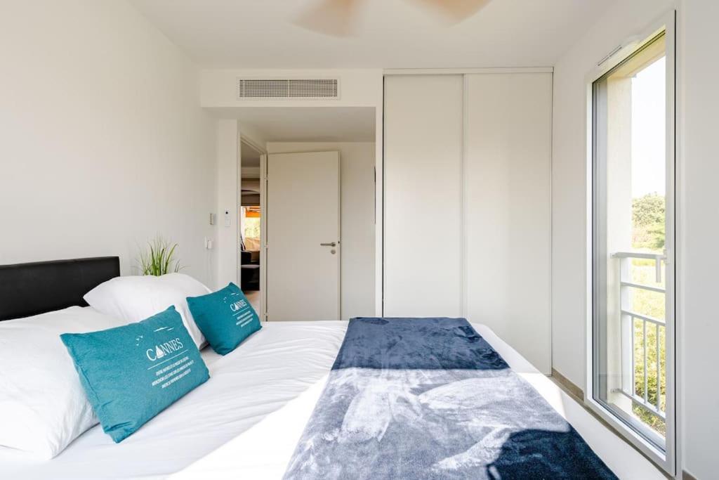 Newly Built With Pool, Walk To The Apartamento Antibes