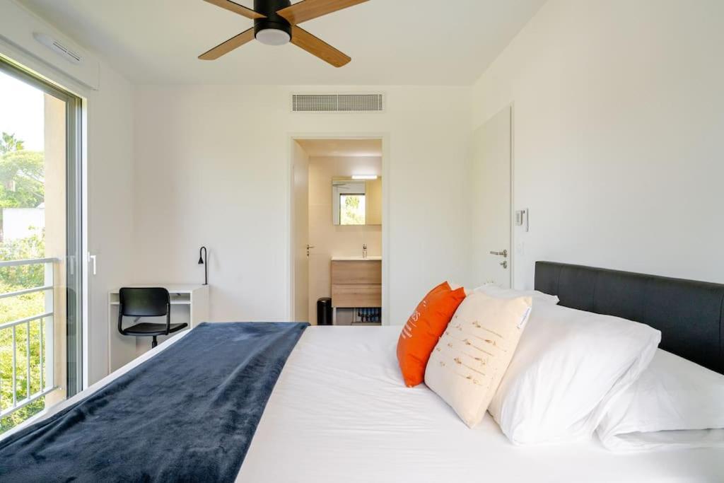 Newly Built With Pool, Walk To The Apartamento *