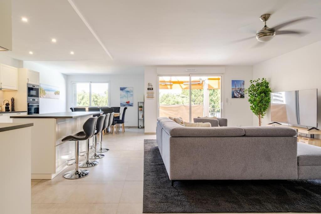 Newly Built With Pool, Walk To The Antibes