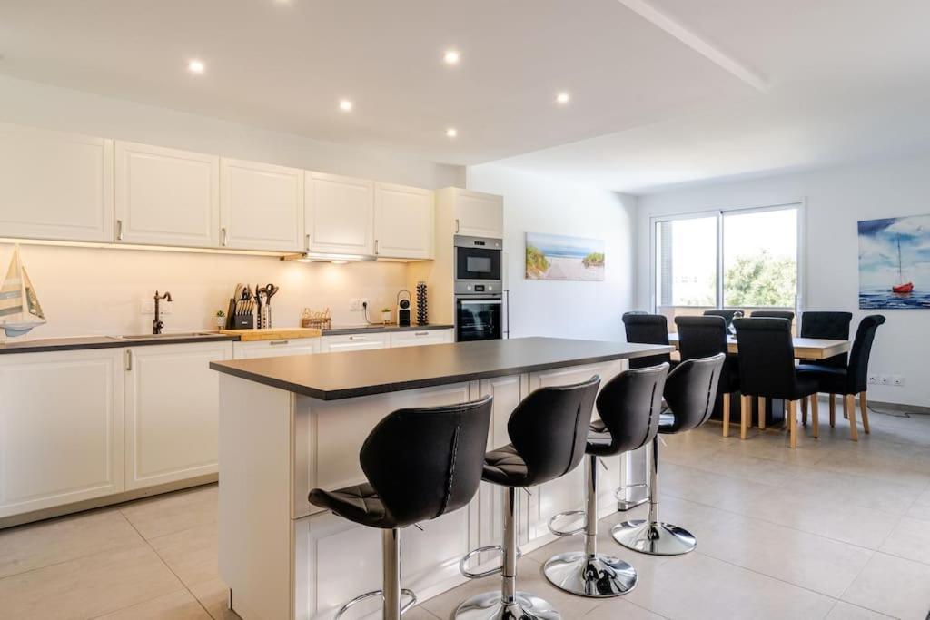 Newly Built With Pool, Walk To The Apartamento