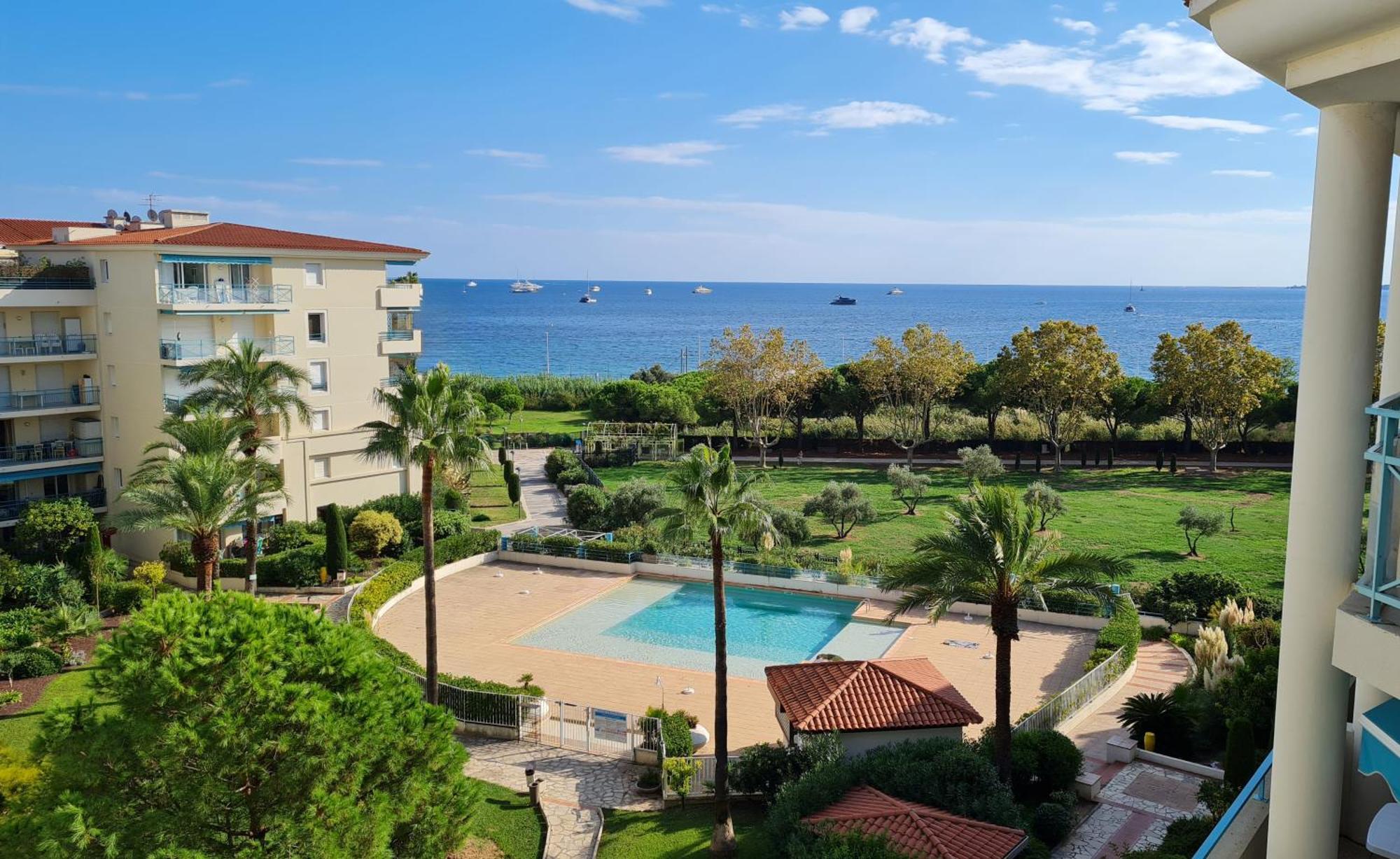 Seaside501 - Completely Renovated, At 5 Minutes Walk From Apartment *